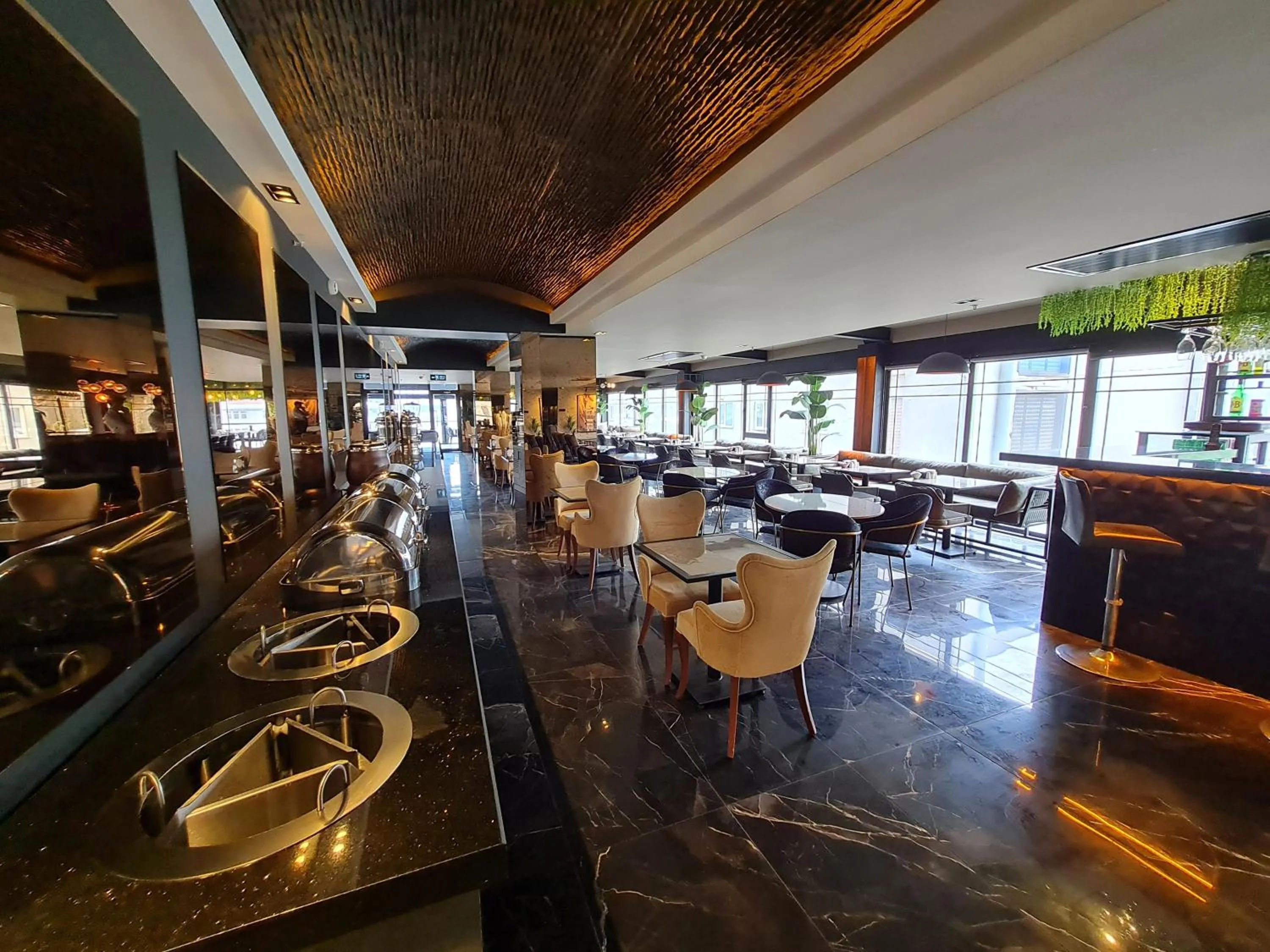 Restaurant/places to eat in Air Boss Istanbul Airport and Fair Hotel