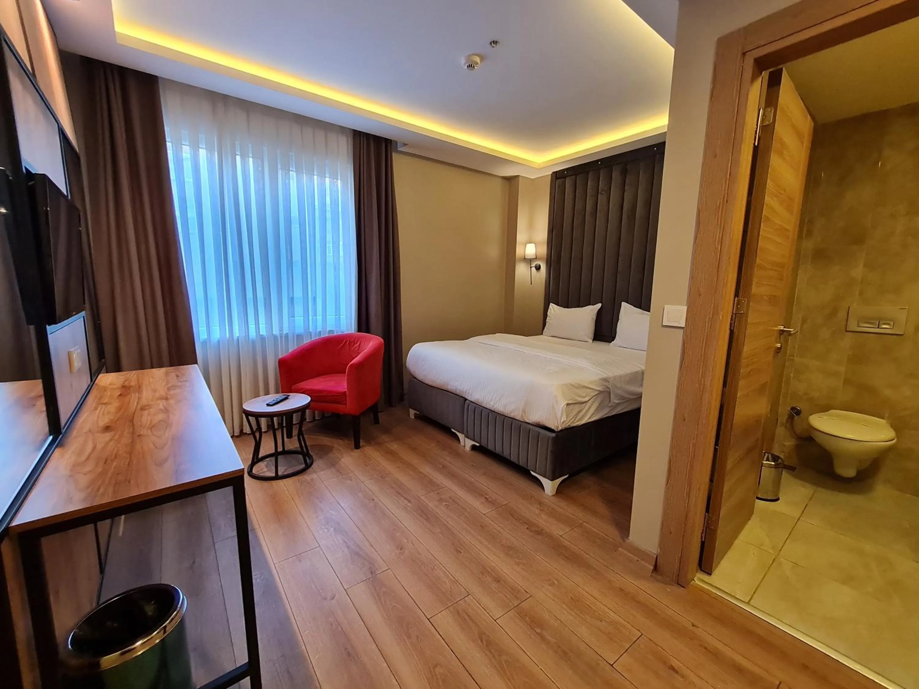 Photo of the whole room, Bed in Air Boss Istanbul Airport and Fair Hotel