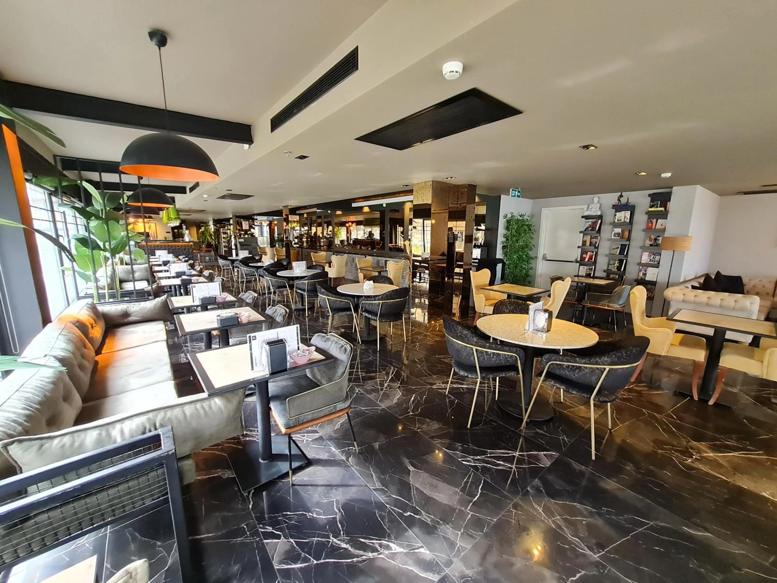 Restaurant/places to eat in Air Boss Istanbul Airport and Fair Hotel