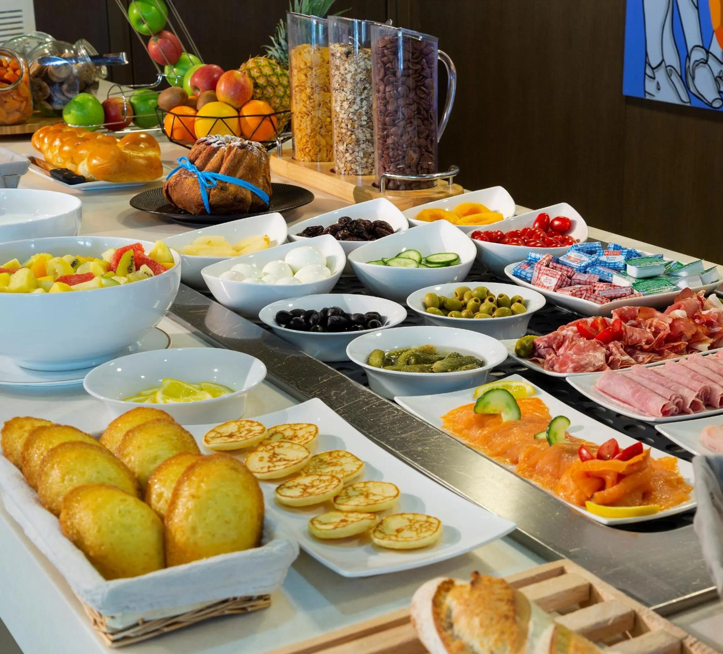 Breakfast in B&B HOTEL Colmar Liberté 4 étoiles