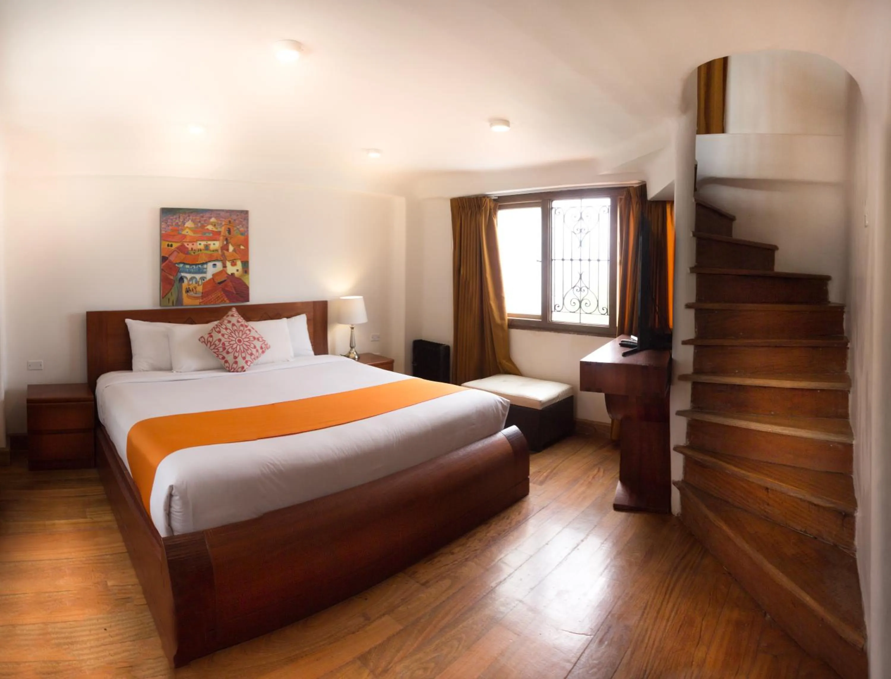 Photo of the whole room, Bed in Waman Qorikancha