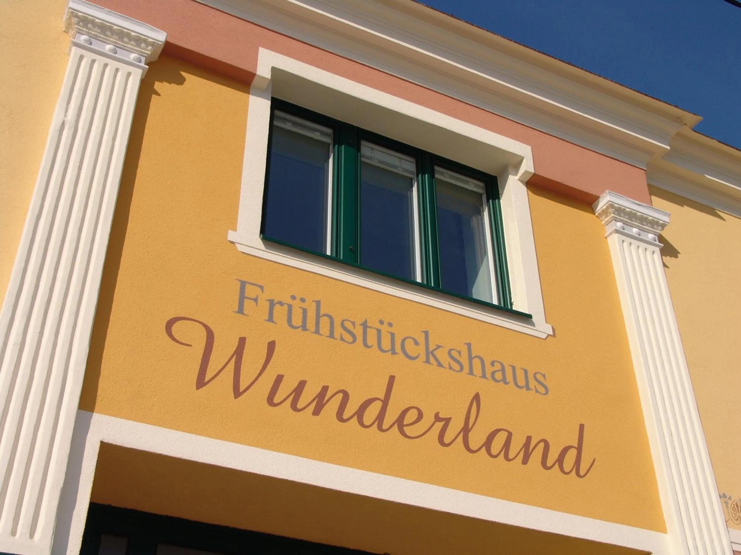 Facade/entrance in Frühstückshaus Wunderland