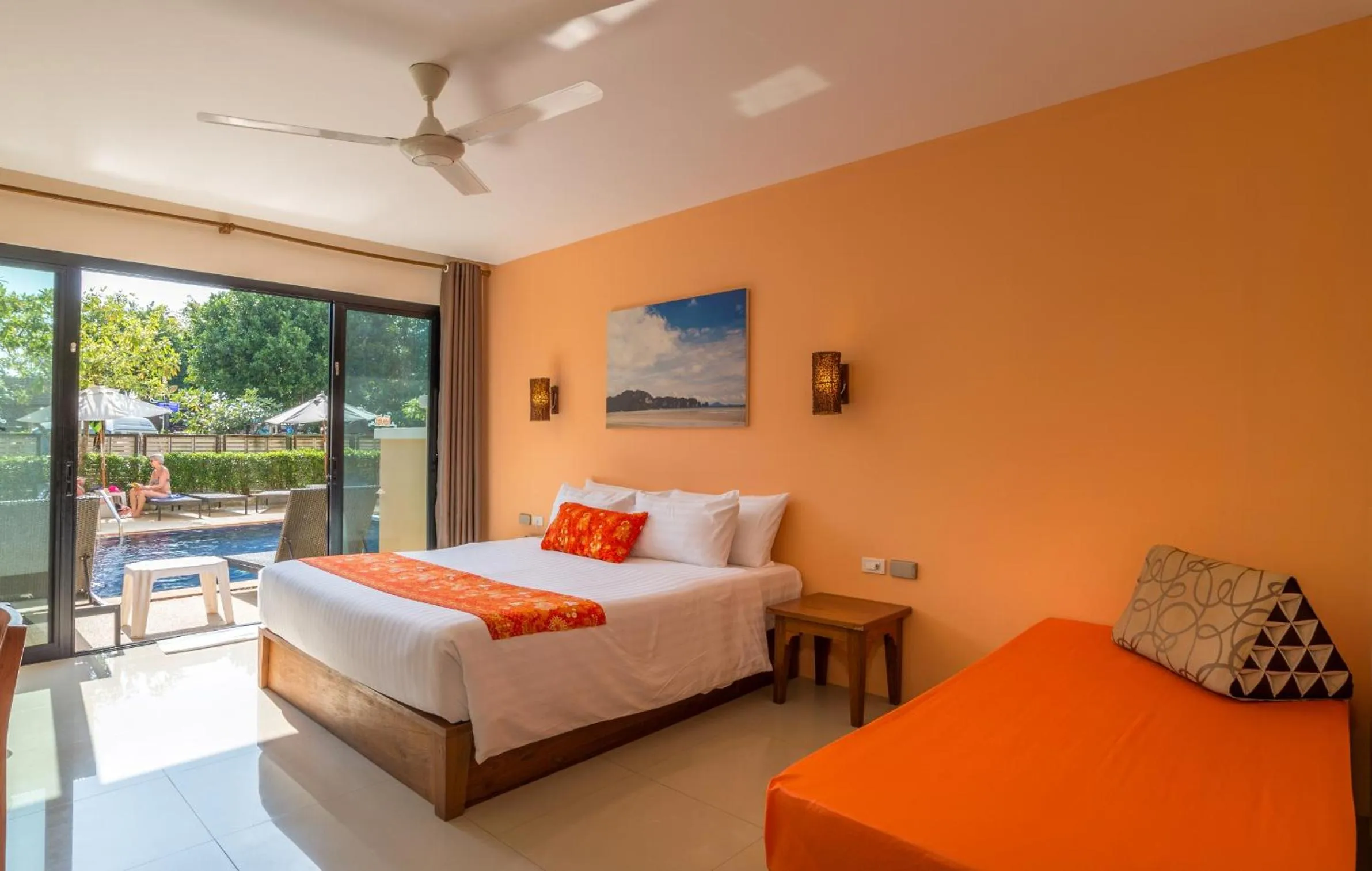 Photo of the whole room, Bed in Srisuksant Resort