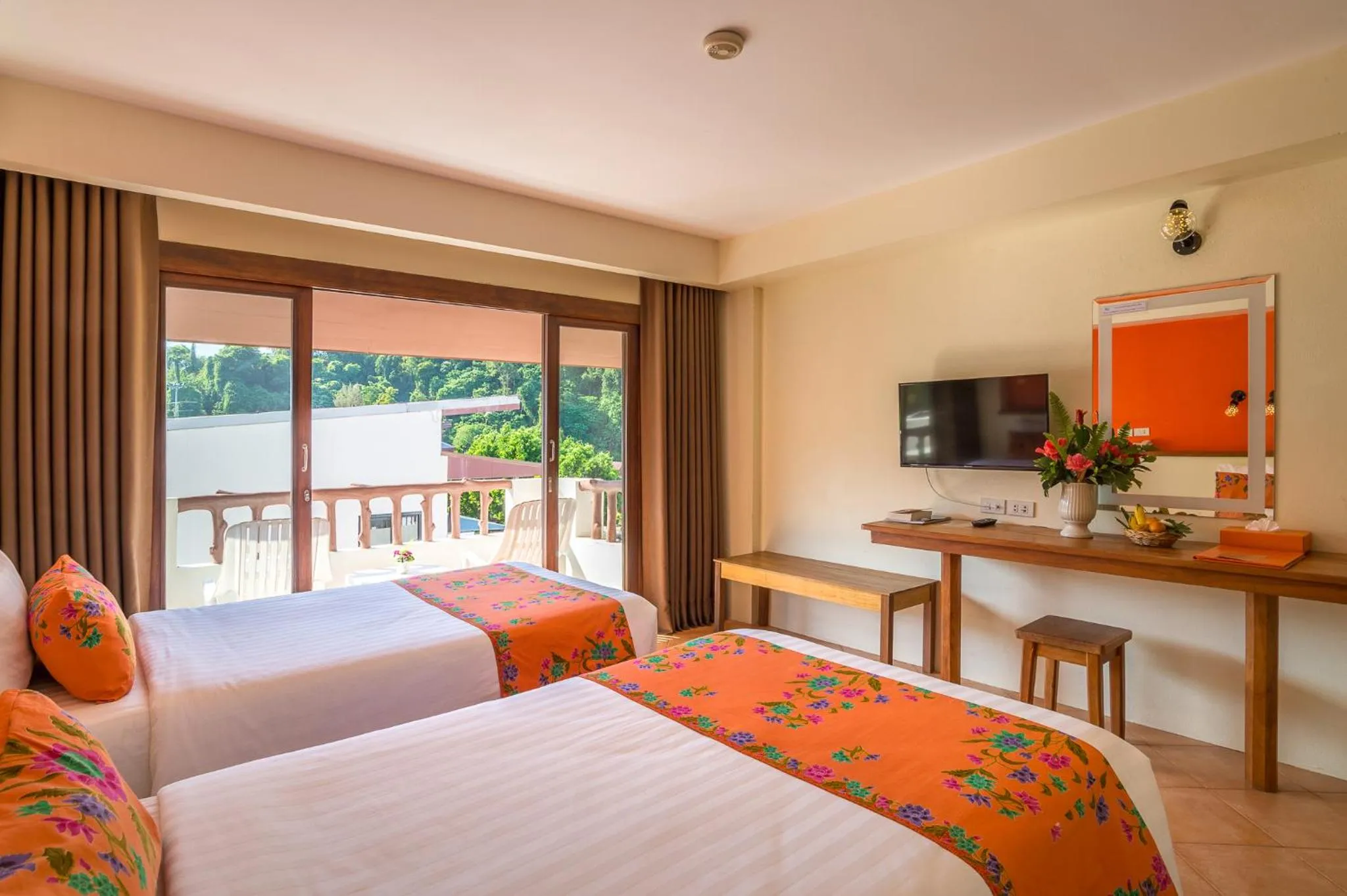 Photo of the whole room, Bed in Srisuksant Resort