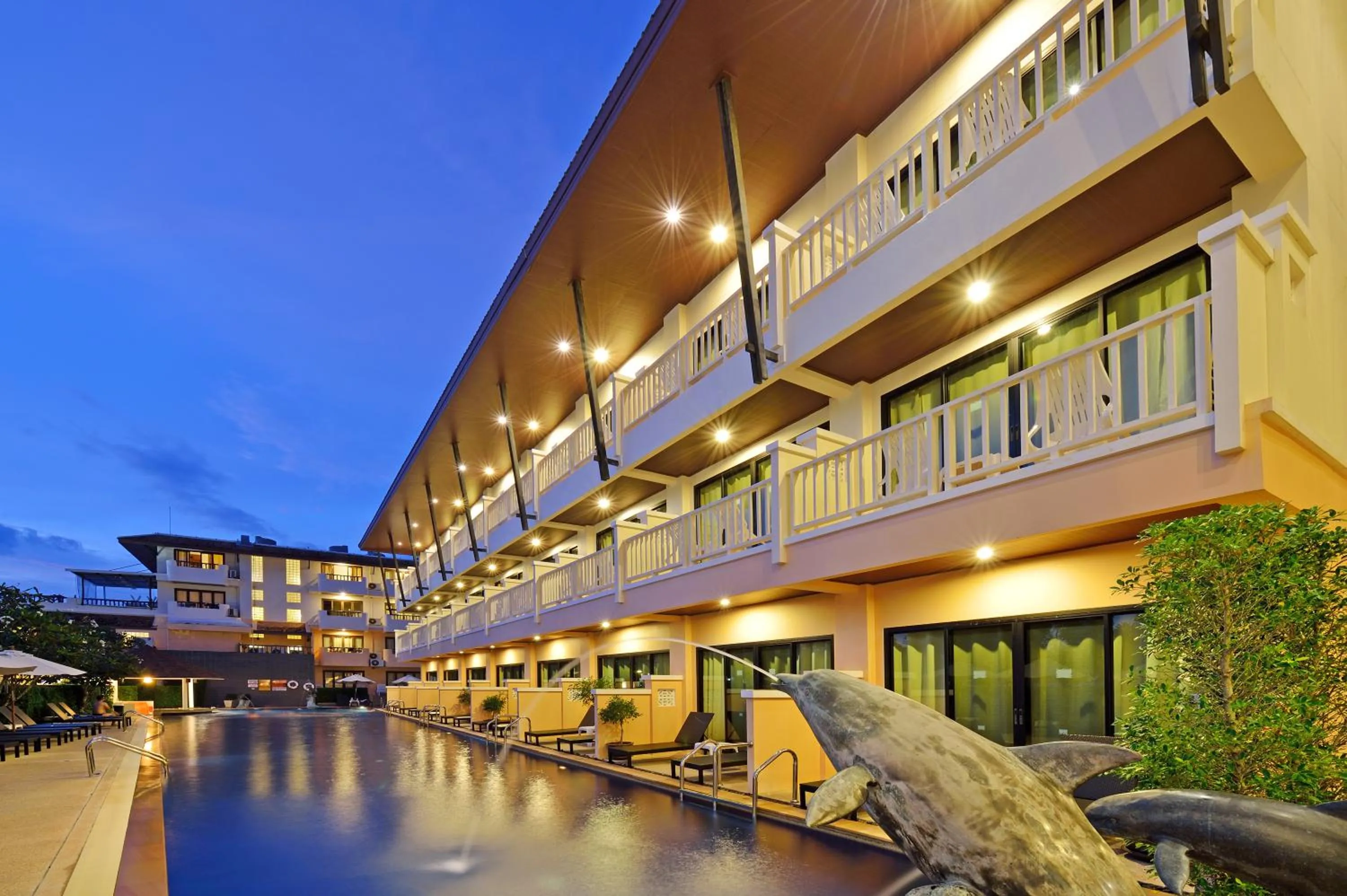Swimming pool in Srisuksant Resort