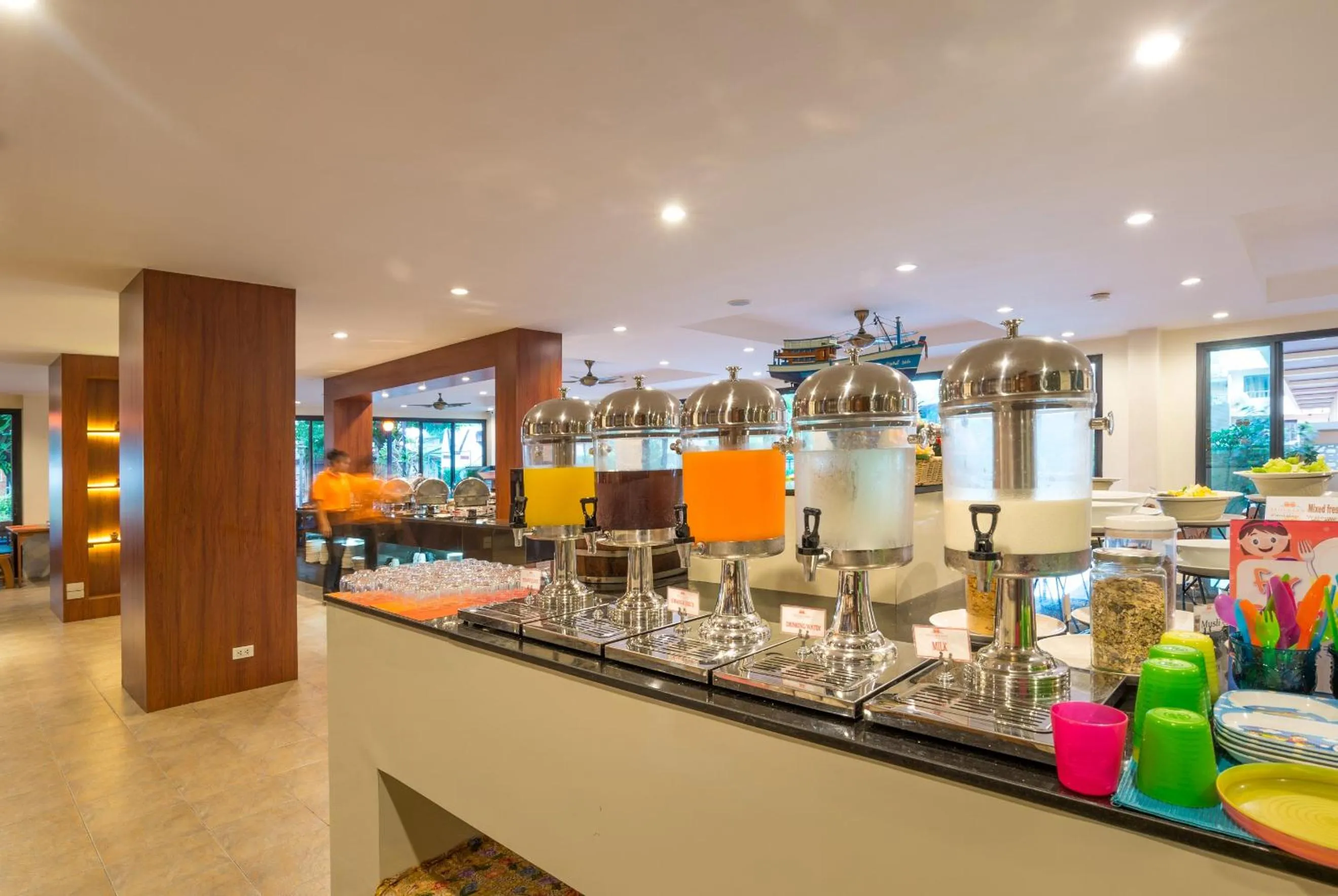 Food and drinks in Srisuksant Resort