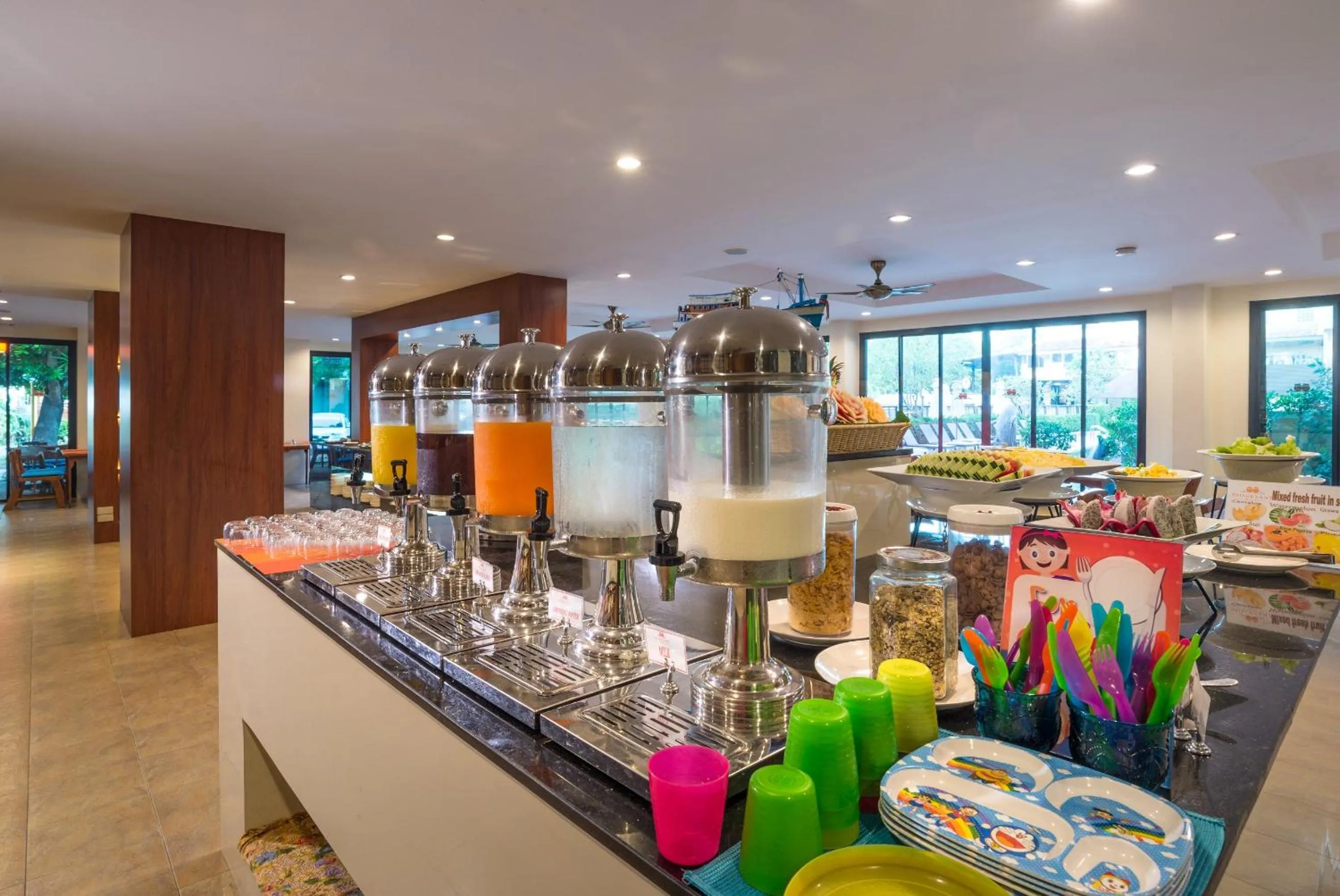 Food and drinks in Srisuksant Resort