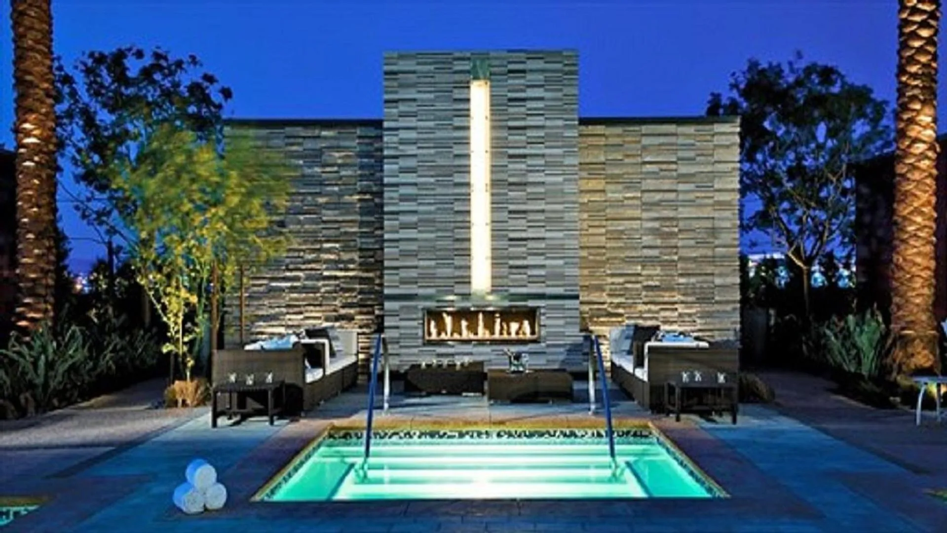 Hot Tub in Palms Place Beautiful 51st Floor with Mountain Views