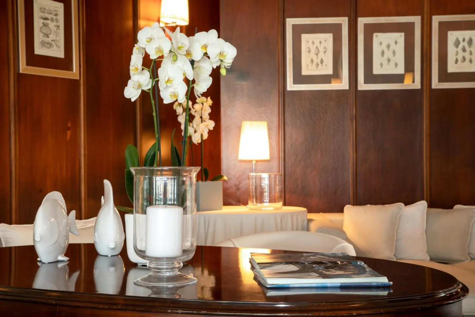 Seating area in Hotel Plaza Esplanade