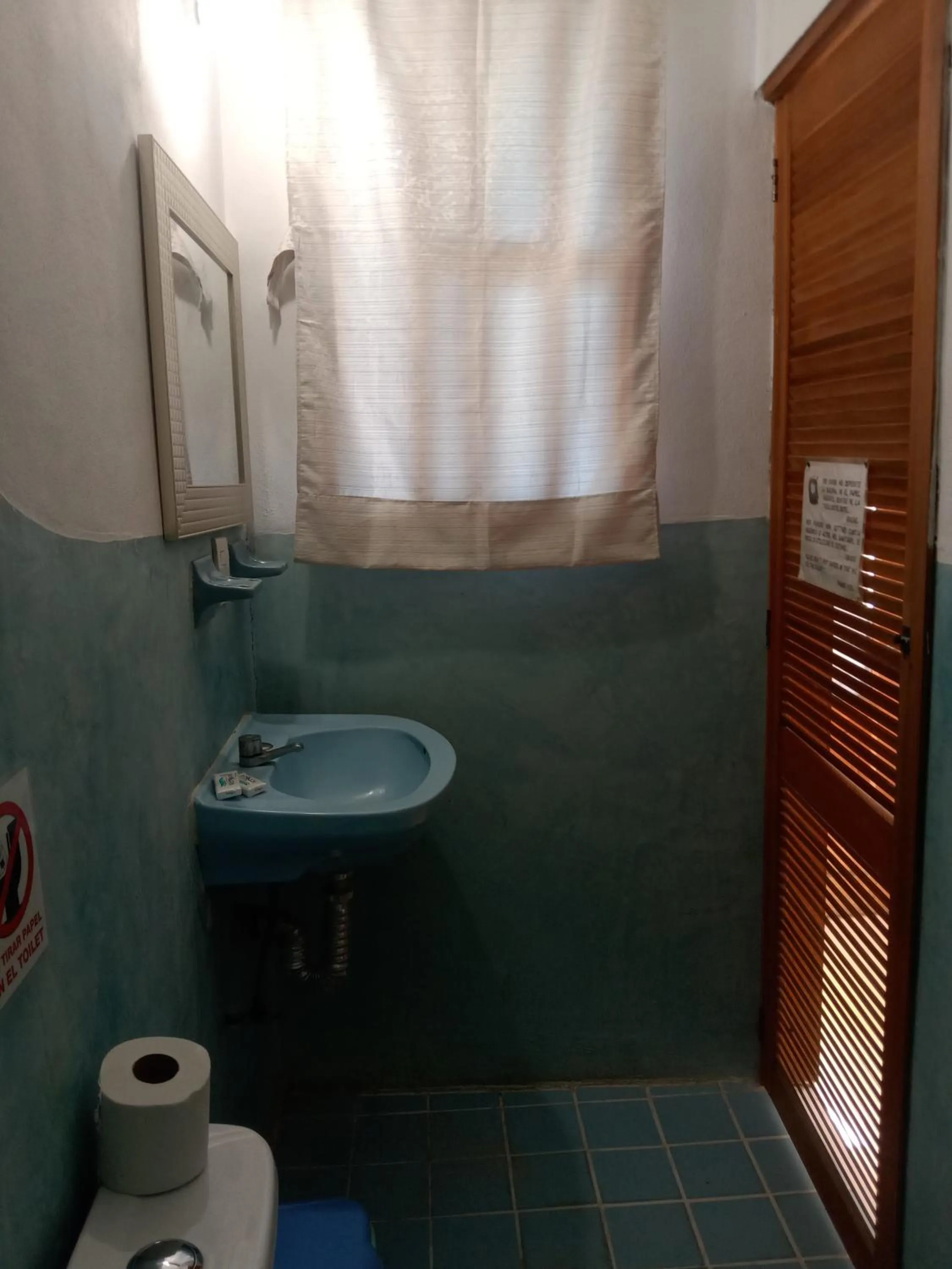 Bathroom in Hotel Papaya Surf