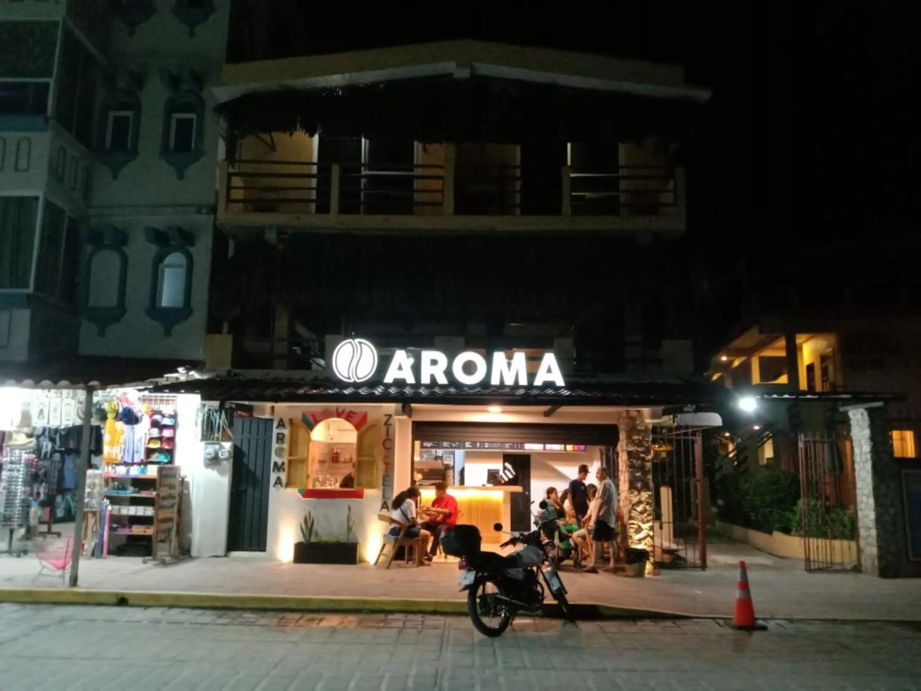 Restaurant/places to eat in Hotel Papaya Surf