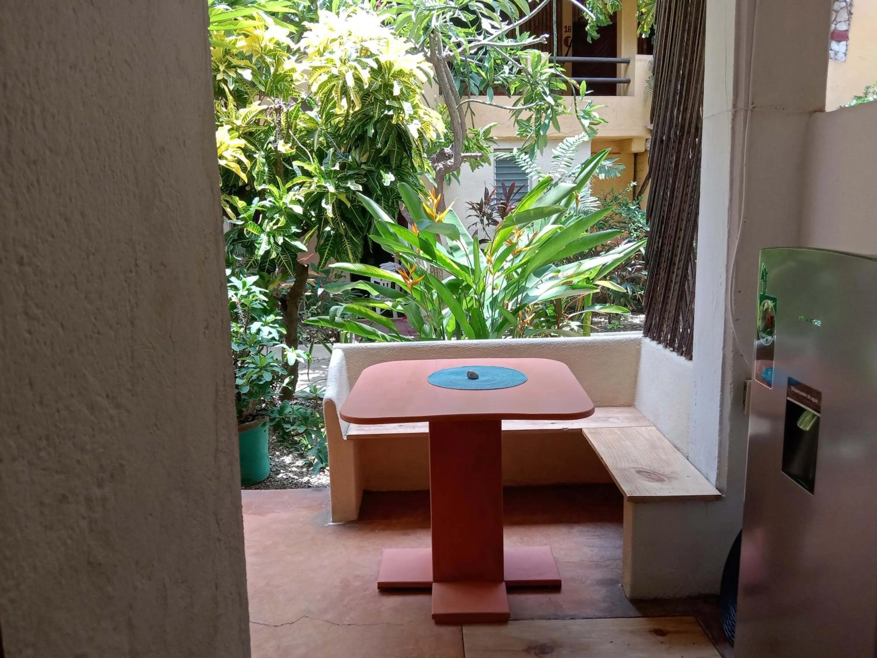 Dining area in Hotel Papaya Surf