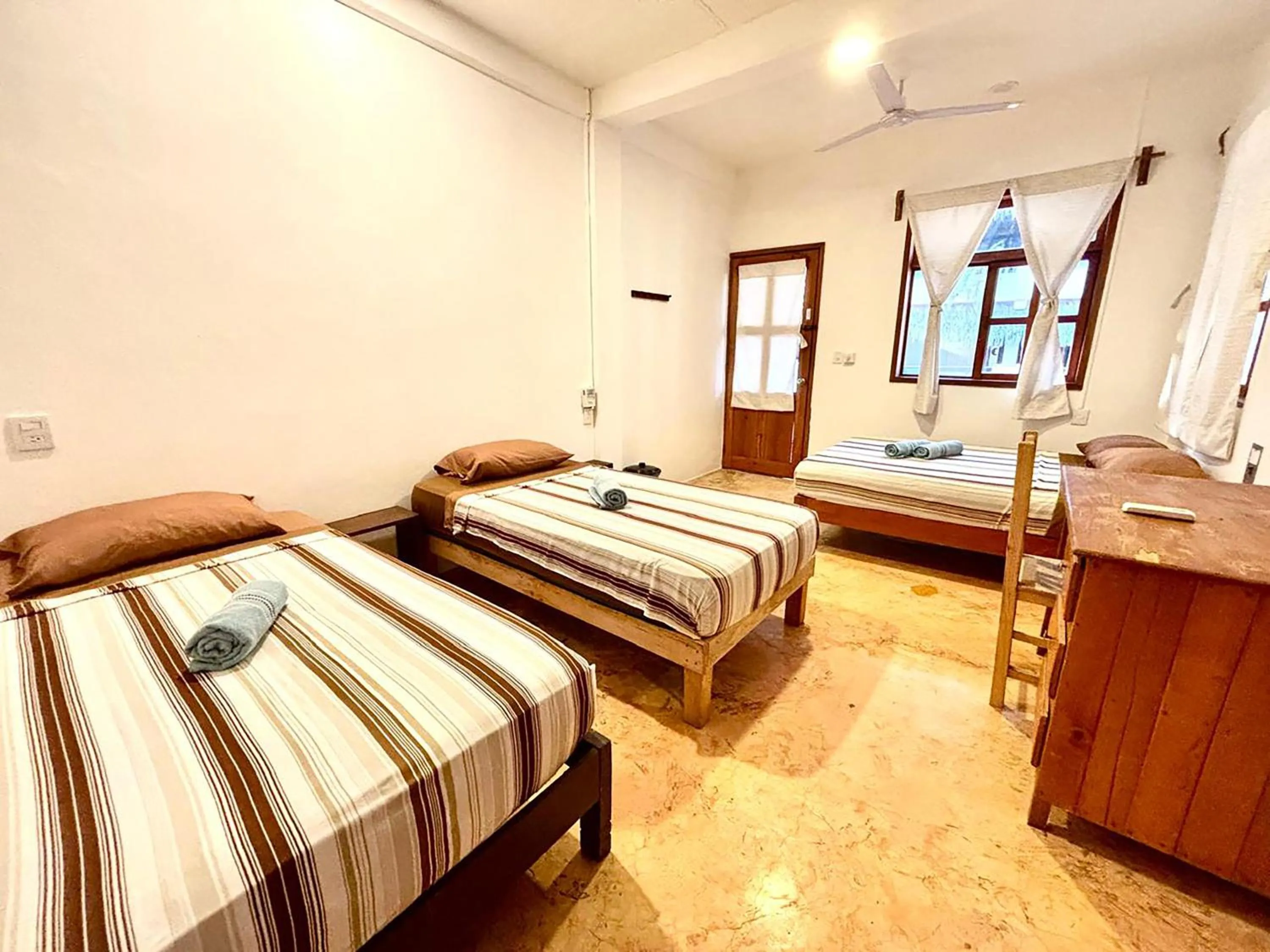 Bed in Hotel Papaya Surf