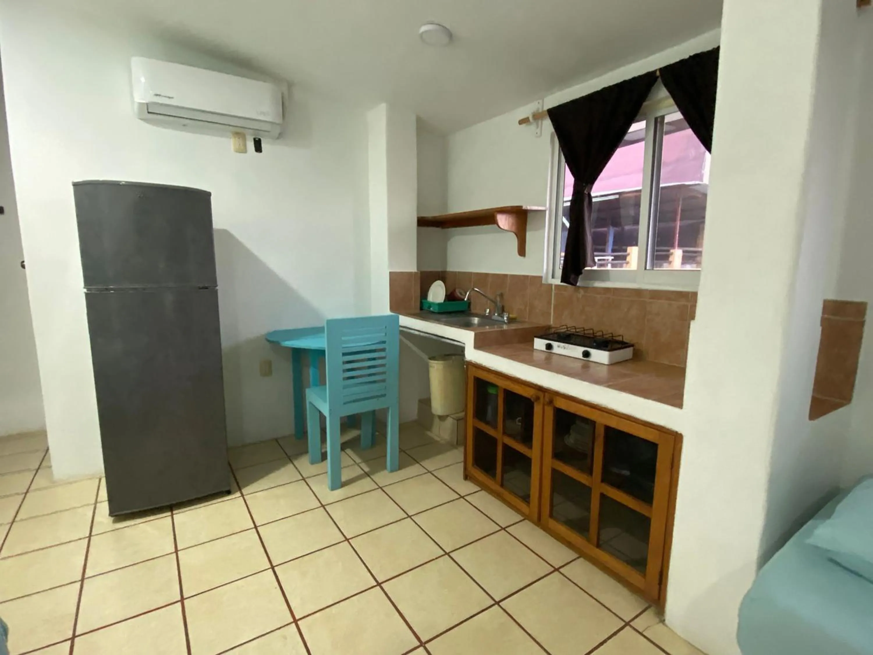 kitchen in Hotel Papaya Surf