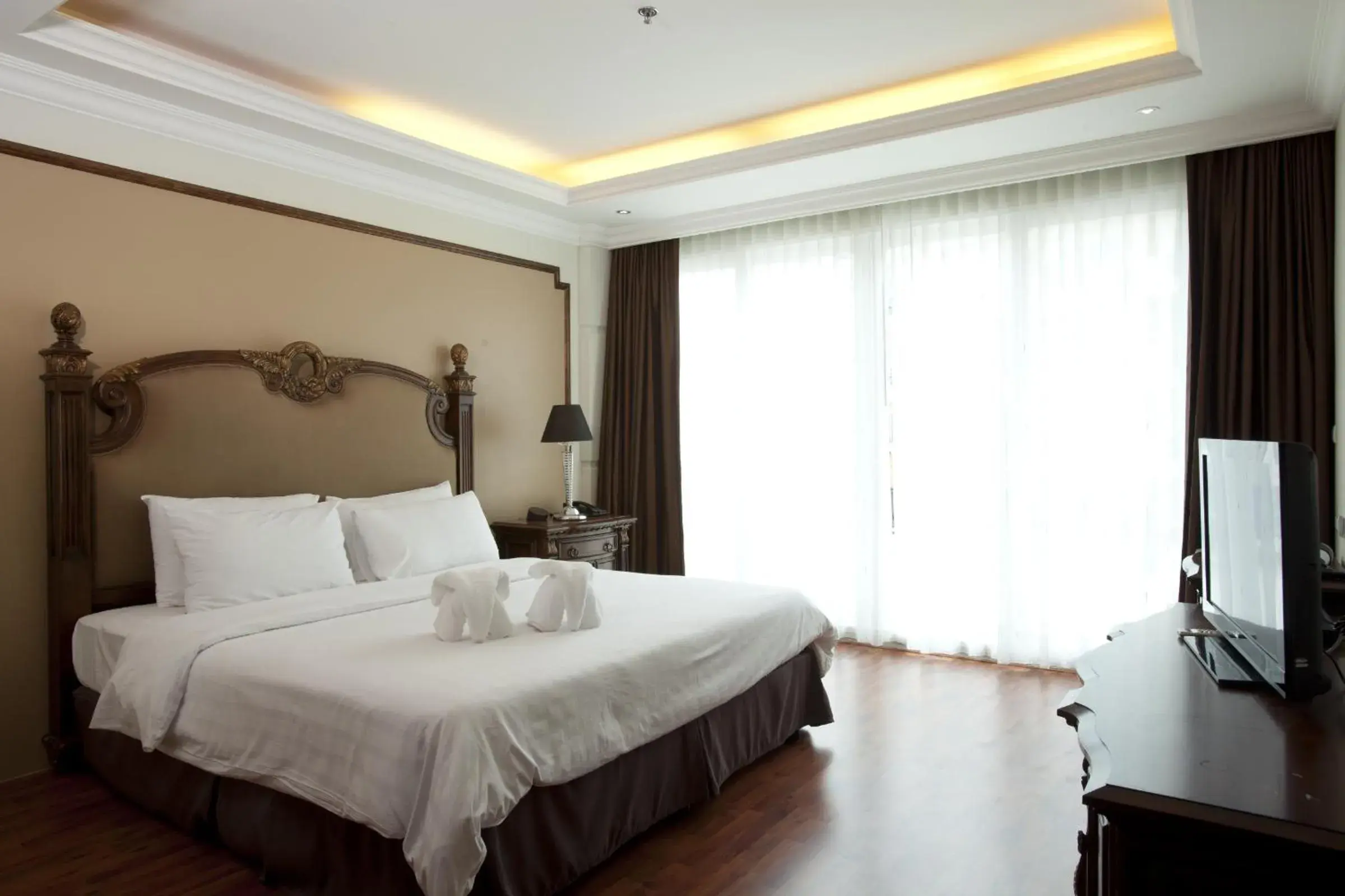 Superior Double Room in LK Miracle Suite - SHA Extra Plus Superior Double Room in LK Miracle Suite - SHA Extra Plus