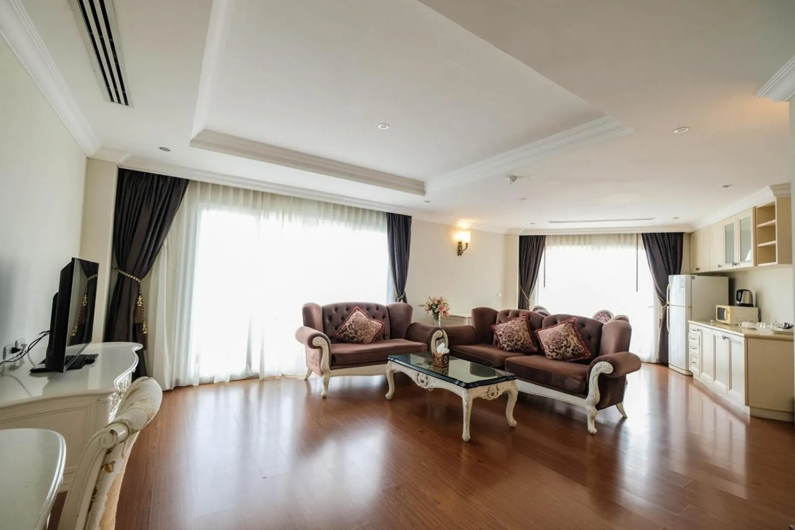 Kitchen or kitchenette in LK Miracle Suite - SHA Extra Plus