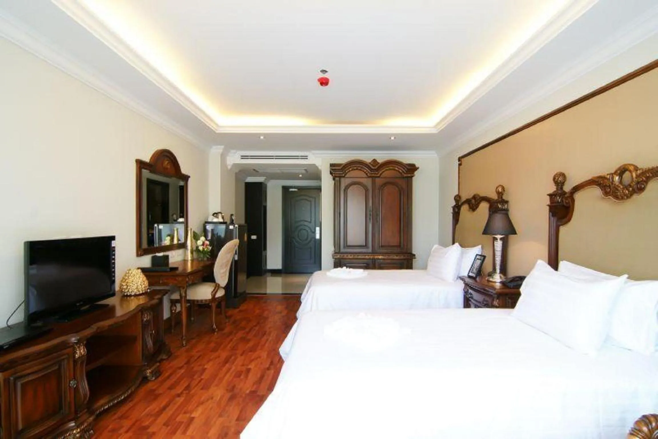 Patio, Bed in LK Miracle Suite - SHA Extra Plus