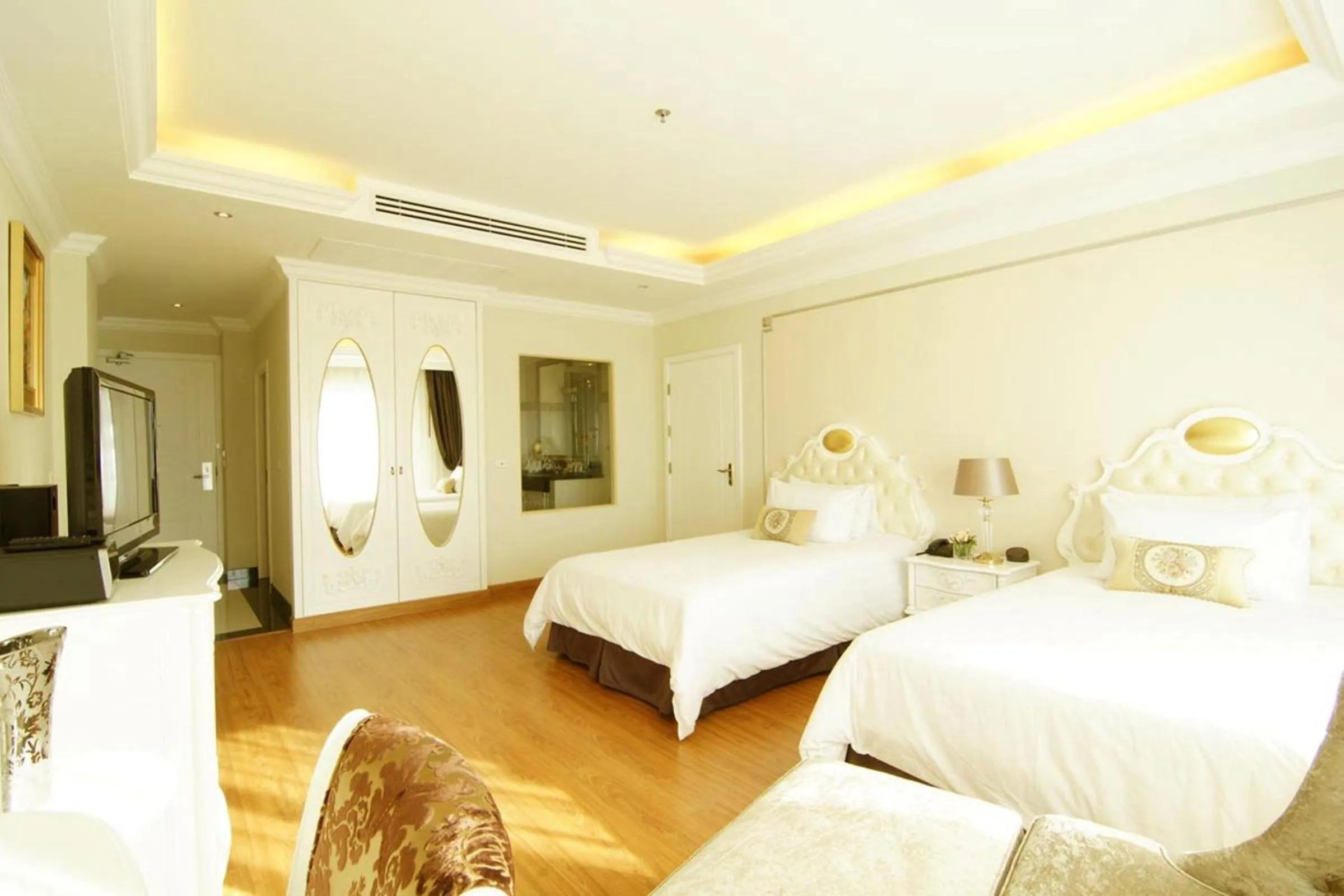 Patio, Bed in LK Miracle Suite - SHA Extra Plus