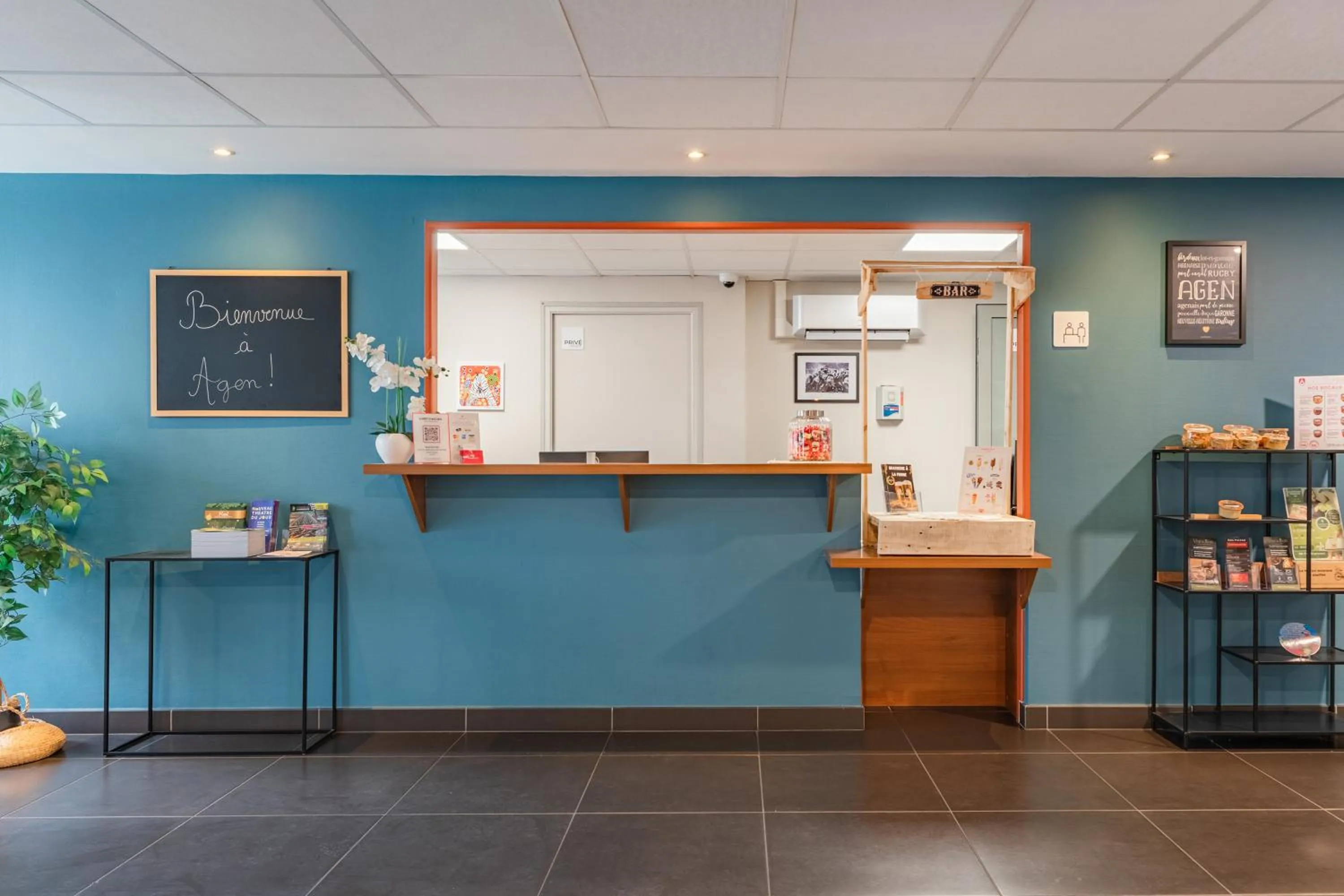 Lobby or reception in Appart'City Confort Agen Centre
