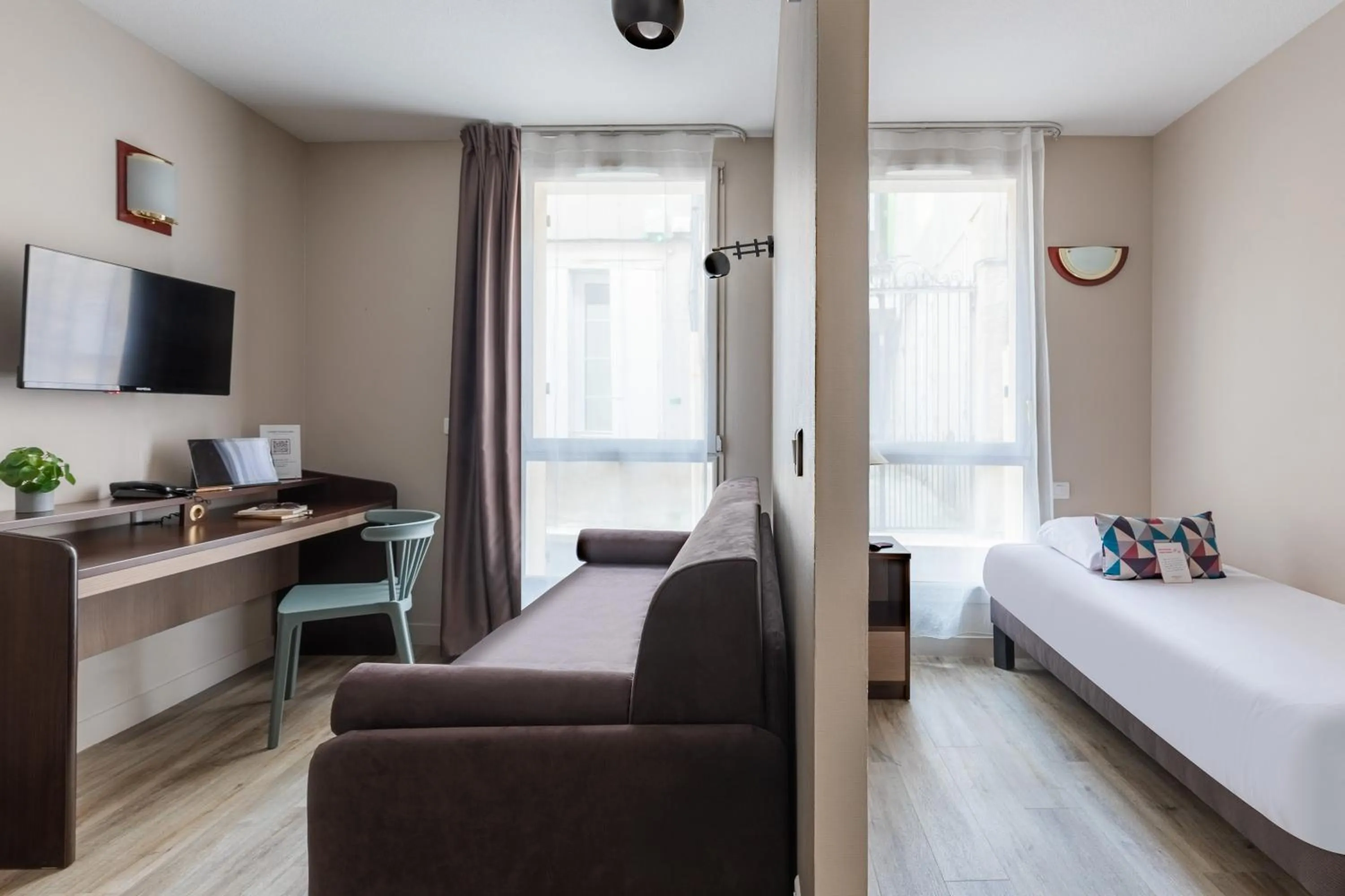 Bed in Appart'City Confort Agen Centre