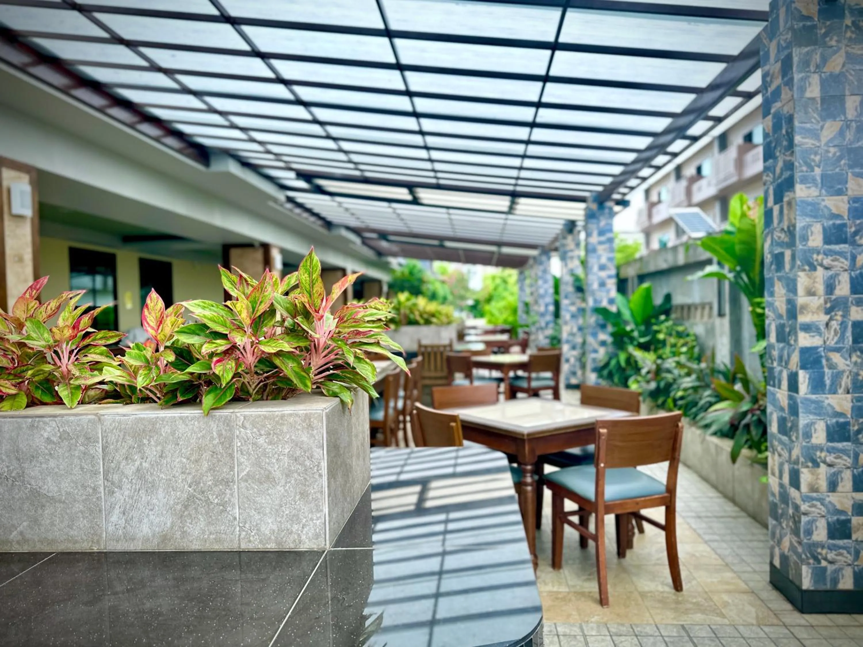 Restaurant/places to eat in Mangrove Prestige Hotel