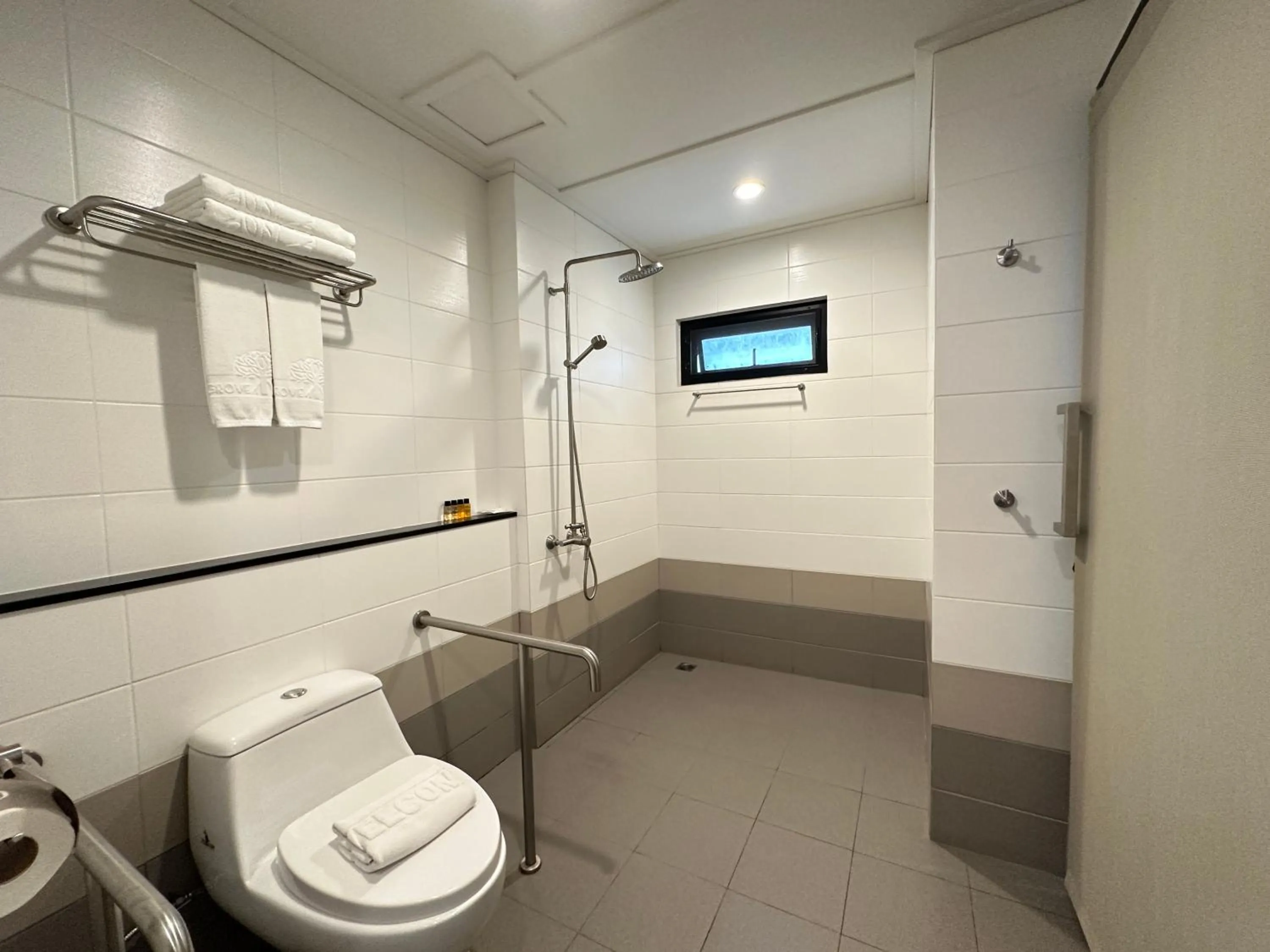 Bathroom in Mangrove Prestige Hotel