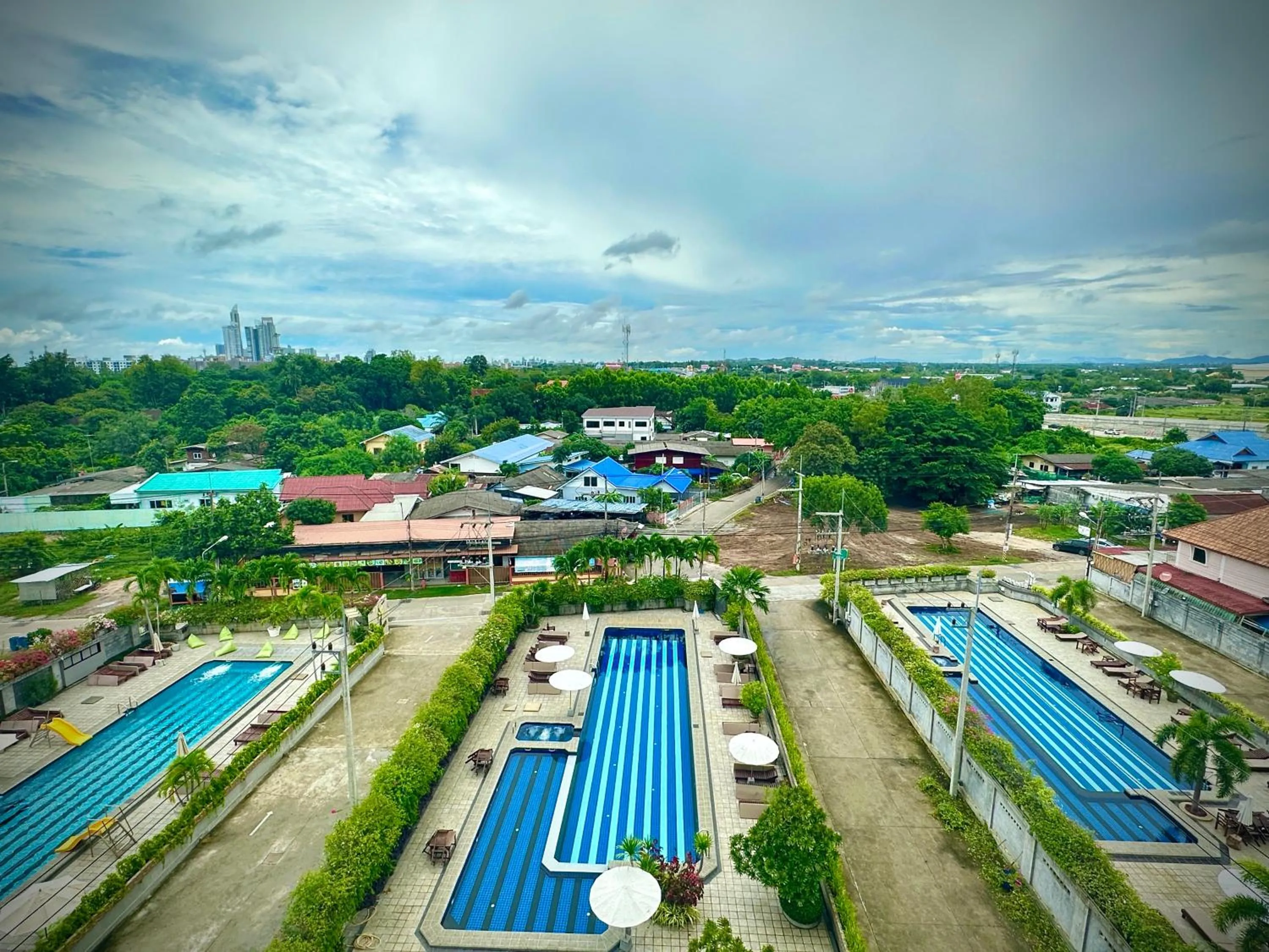 Swimming pool in Mangrove Prestige Hotel