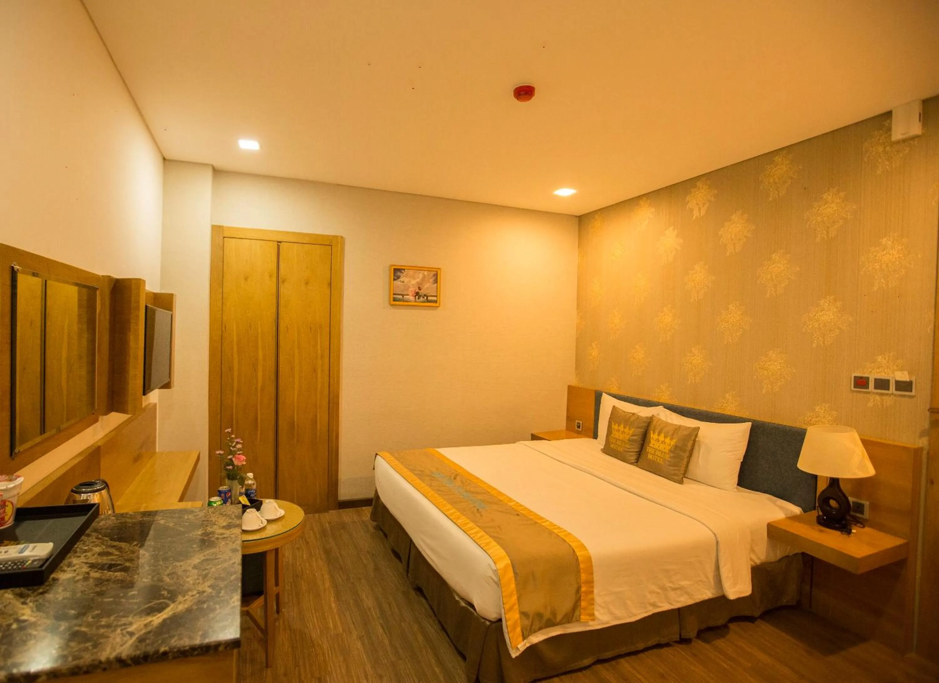 Photo of the whole room, Bed in The Blue Airport Hotel