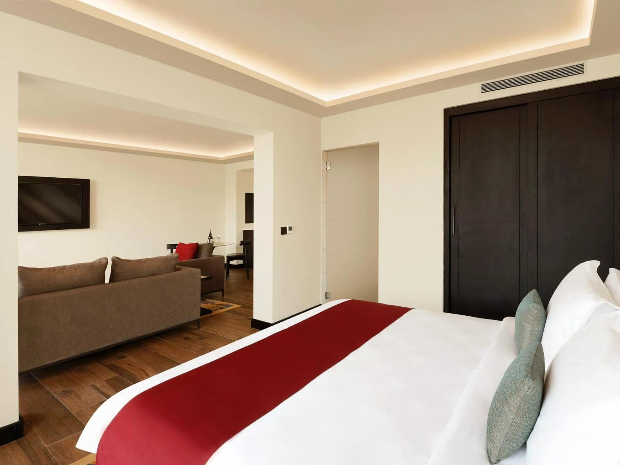 Bedroom, Bed in Tiger Palace By Soaltee