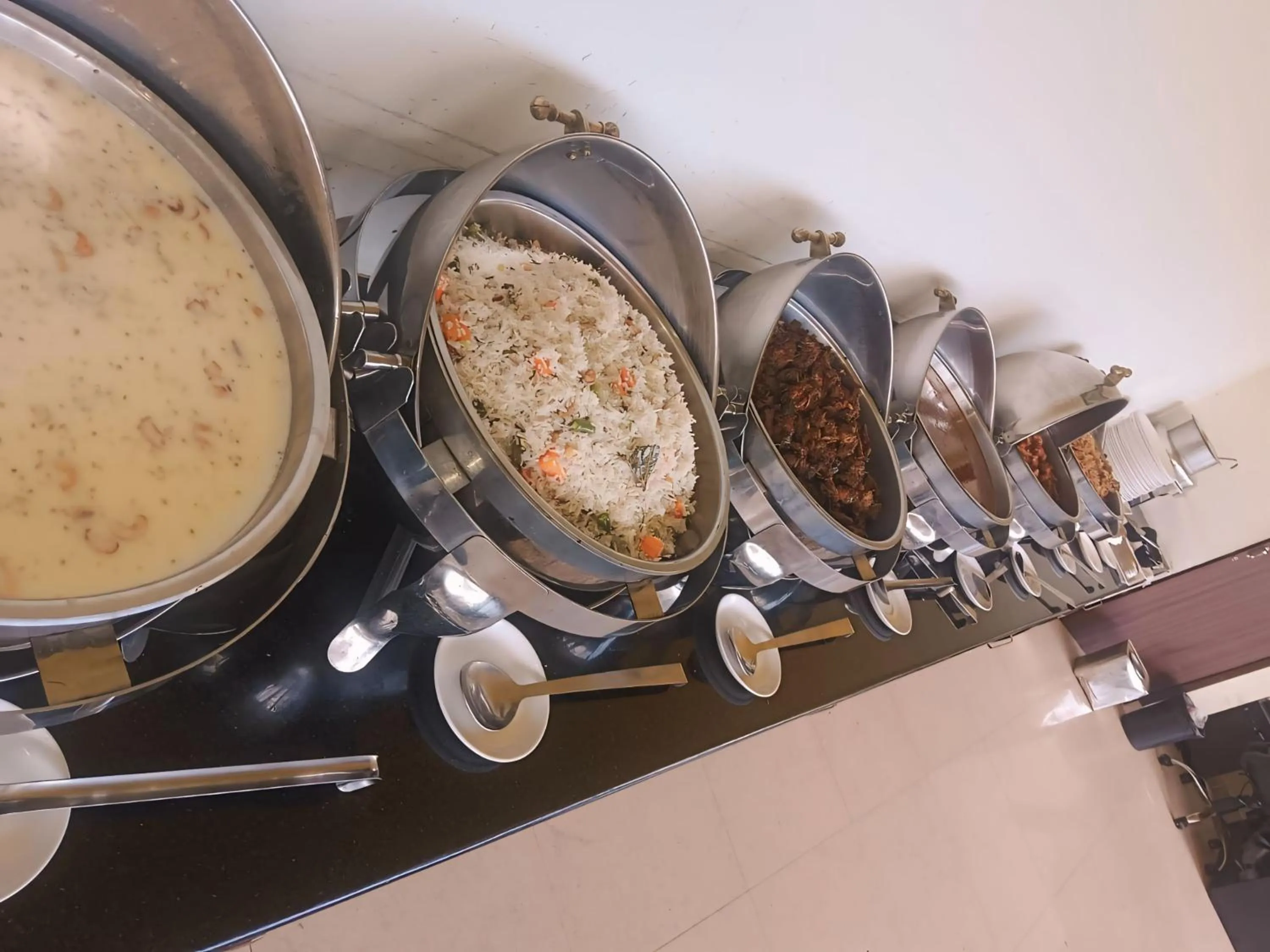 Restaurant/places to eat in Coastal Grand - Yercaud