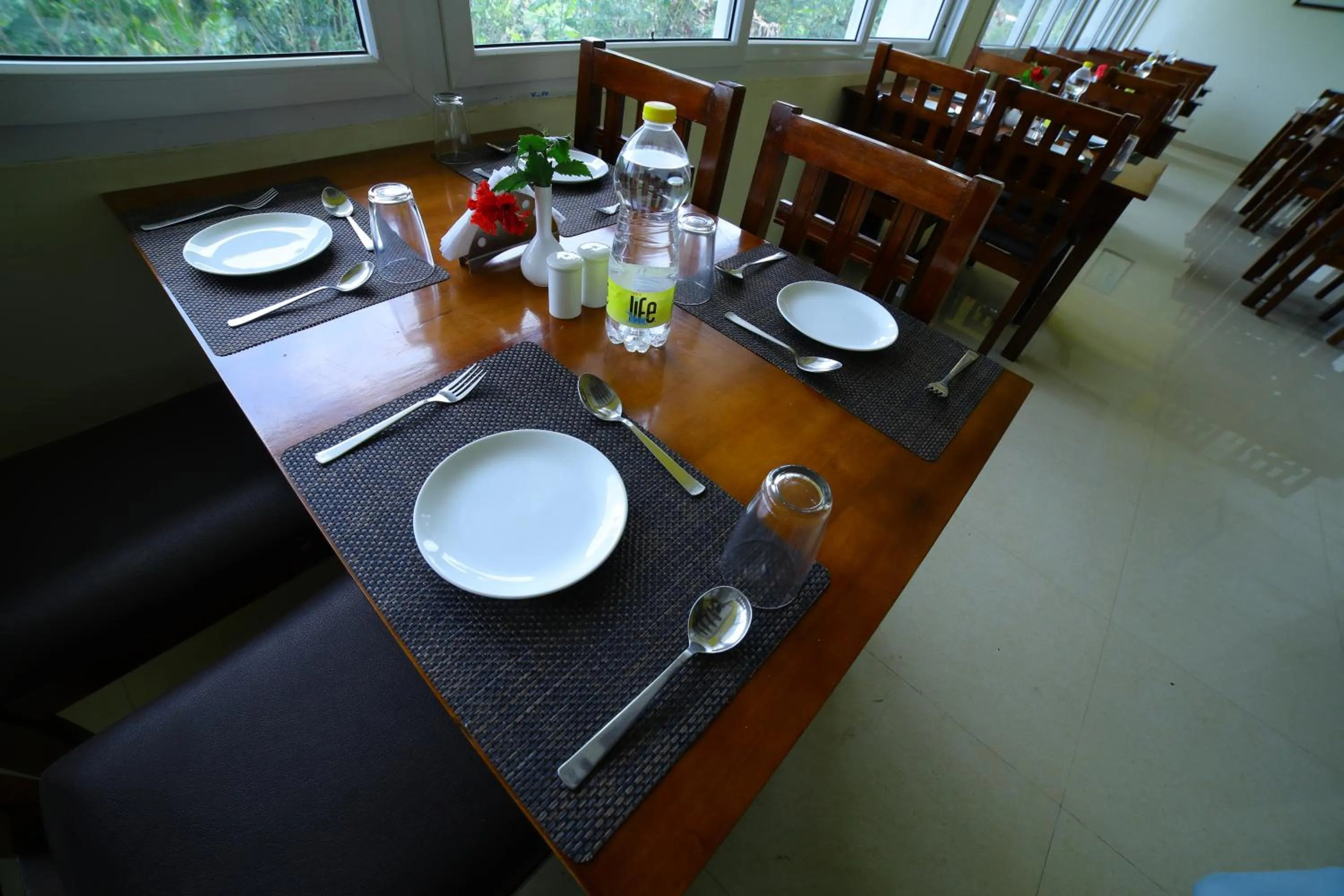 Restaurant/places to eat in Coastal Grand - Yercaud