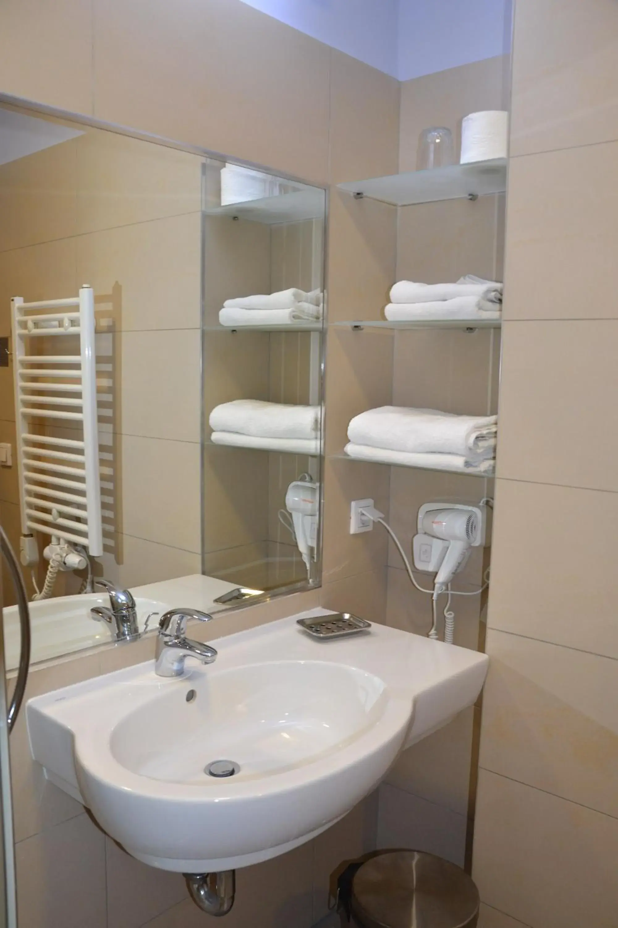 Suite in Hotel Kolna - darmowy parking, basen w cenie Suite in Hotel Kolna - darmowy parking, basen w cenie