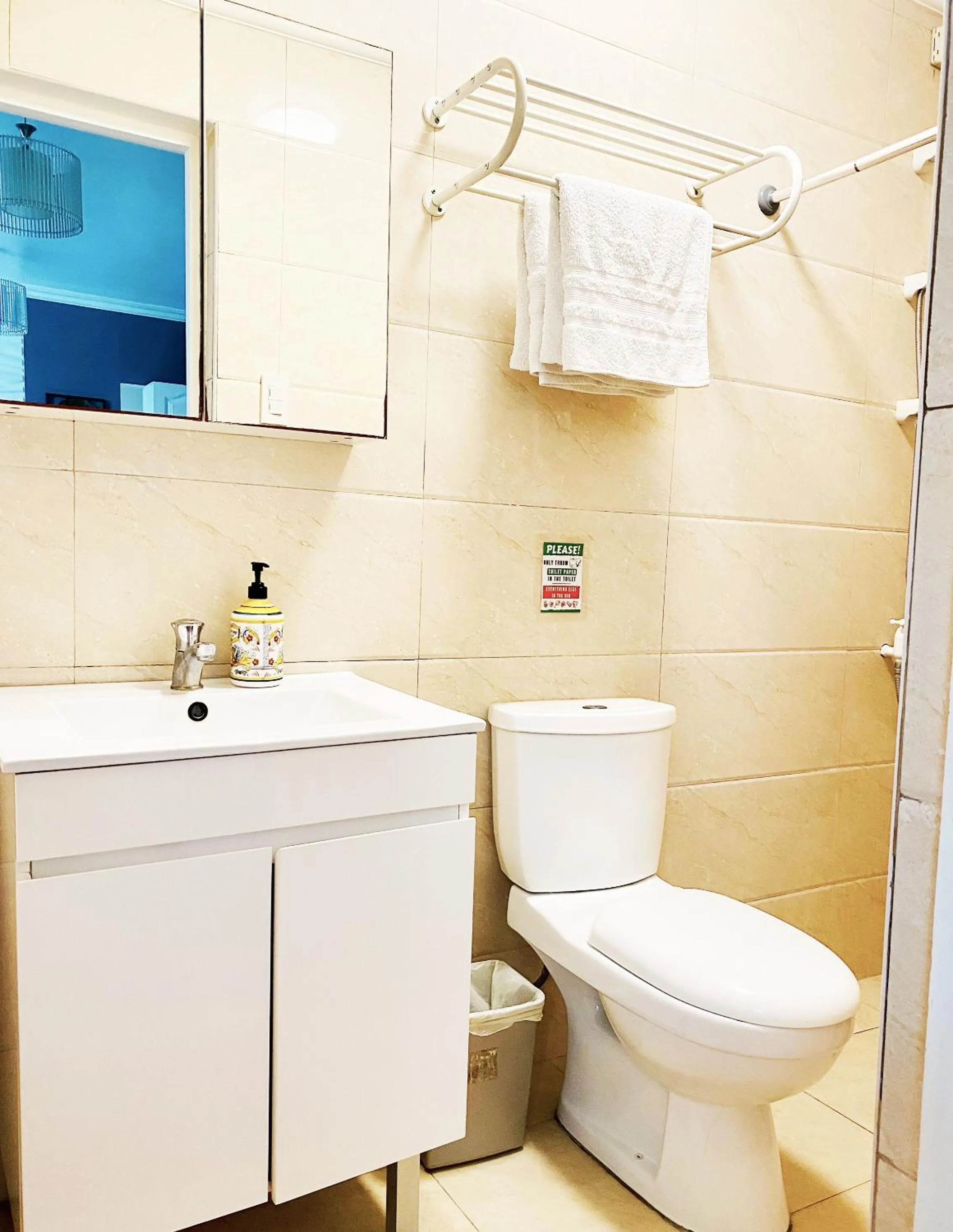 Bathroom in Little Norway Guesthouse - Mactan Cebu International Airport