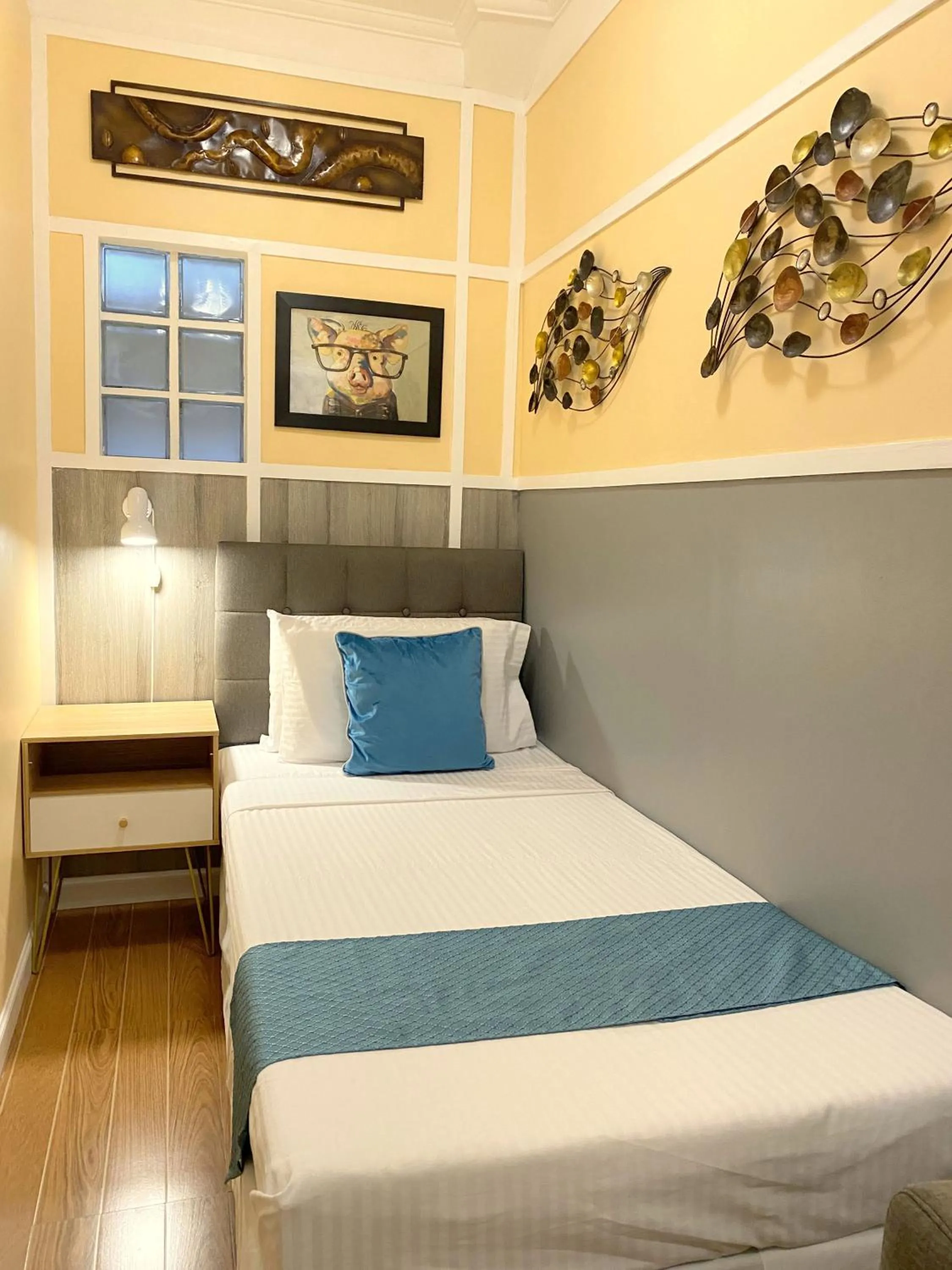 Bedroom, Bed in Little Norway Guesthouse - Mactan Cebu International Airport