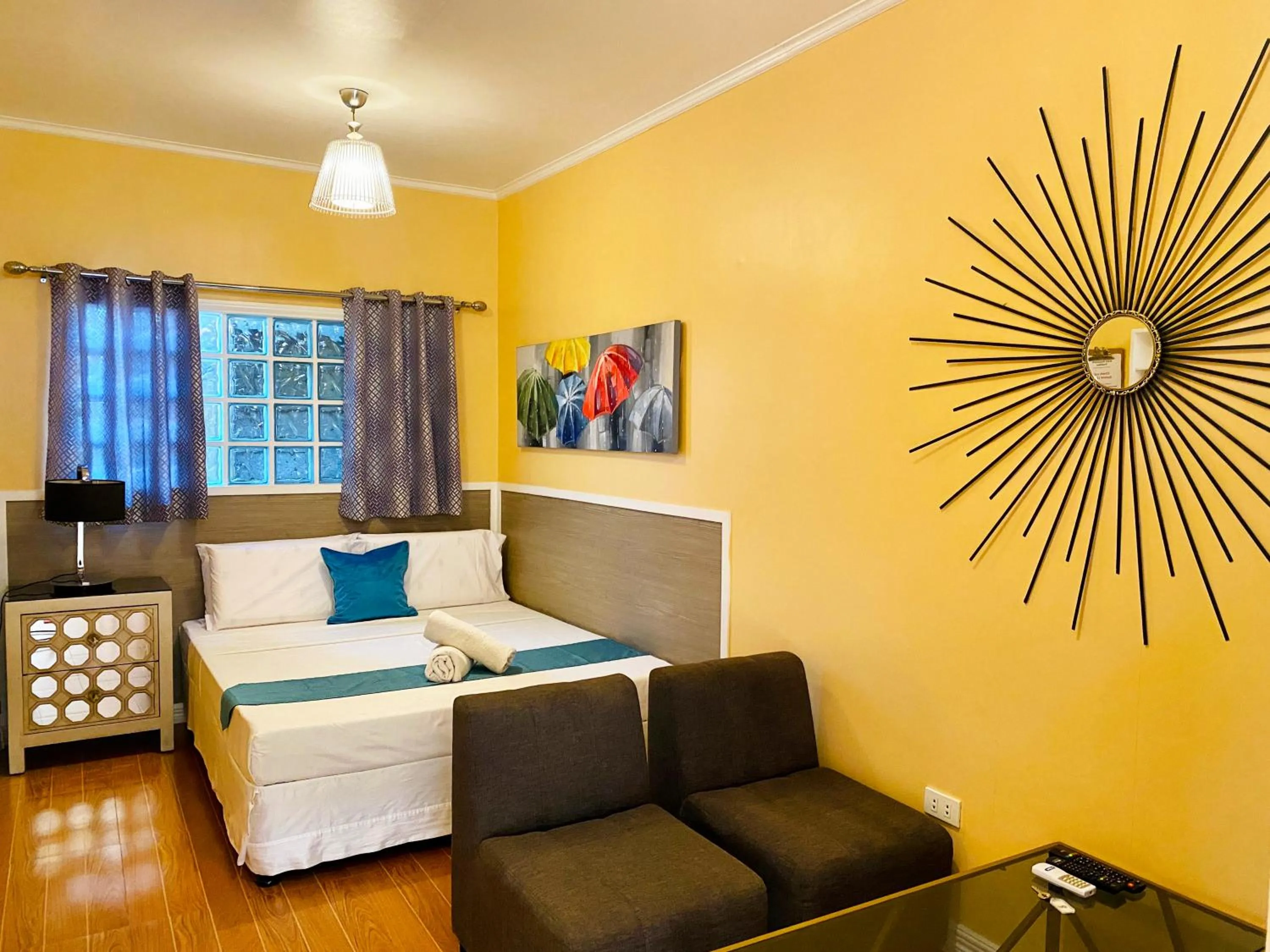 Bed in Little Norway Guesthouse - Mactan Cebu International Airport