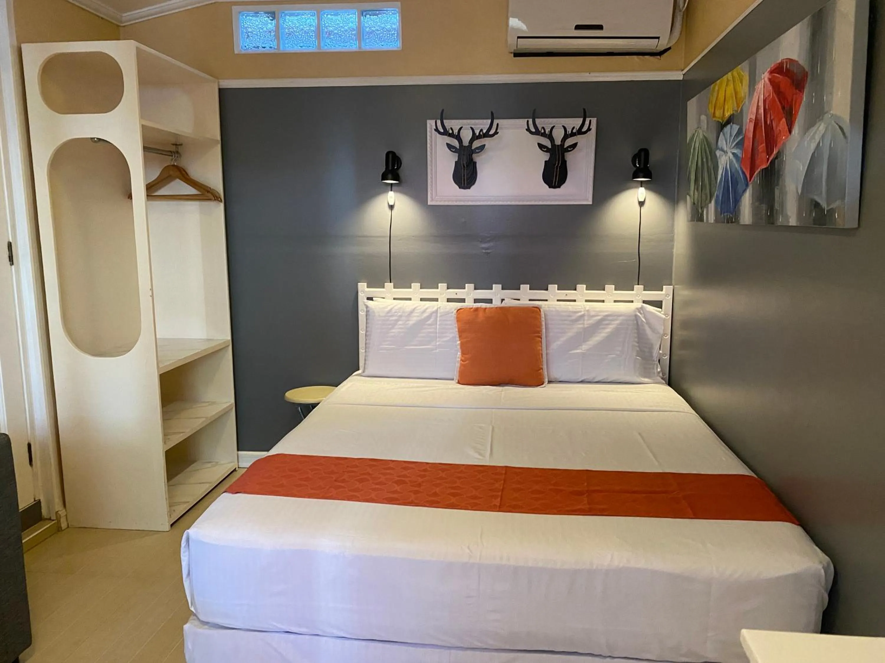 Bed in Little Norway Guesthouse - Mactan Cebu International Airport