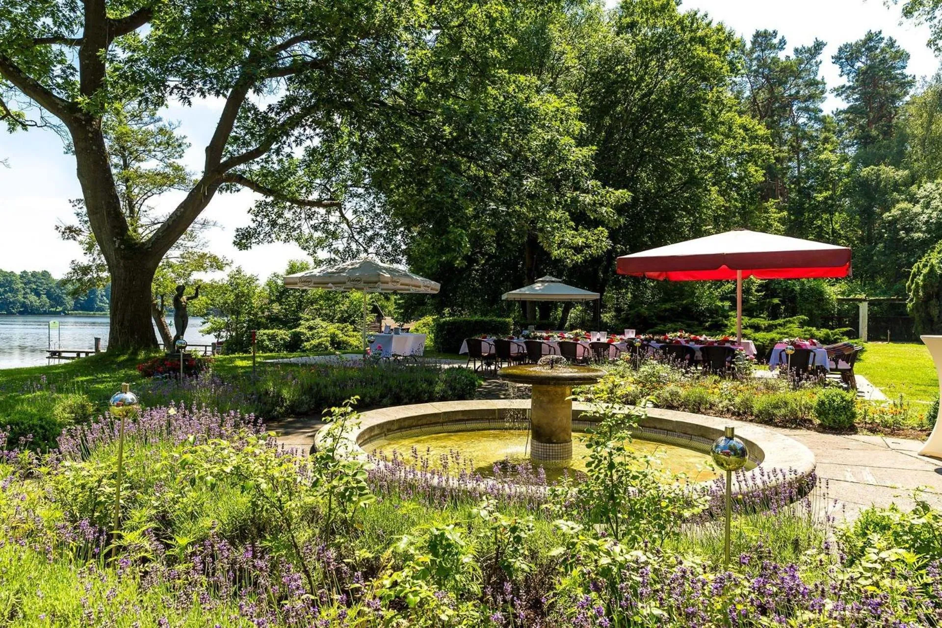 Restaurant/places to eat in Hotel Waldhaus Prieros