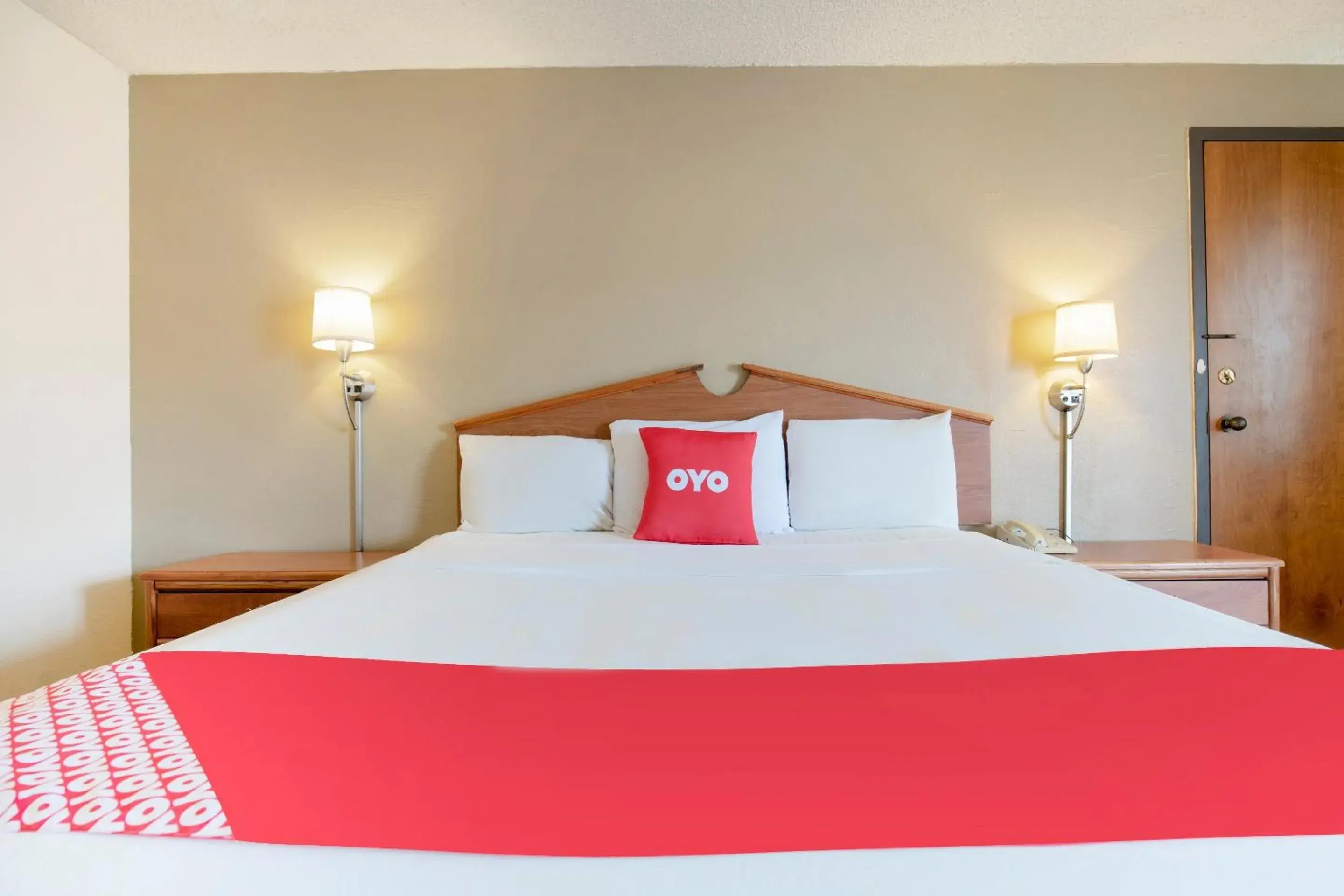 King Room in OYO Hotel Tulsa International Airport King Room in OYO Hotel Tulsa International Airport