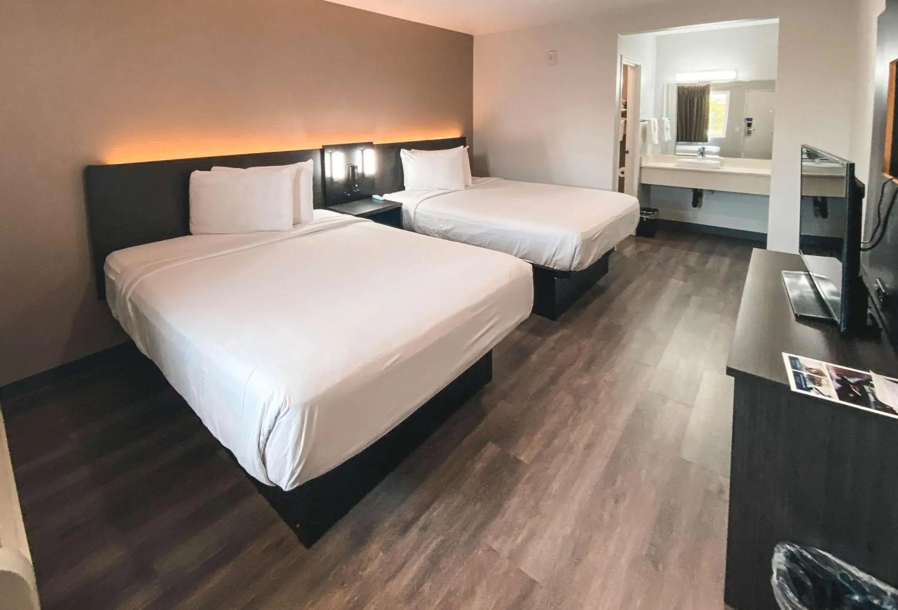 Quadruple Room - single occupancy in Motel 6-West Sacramento, CA Quadruple Room - single occupancy in Motel 6-West Sacramento, CA