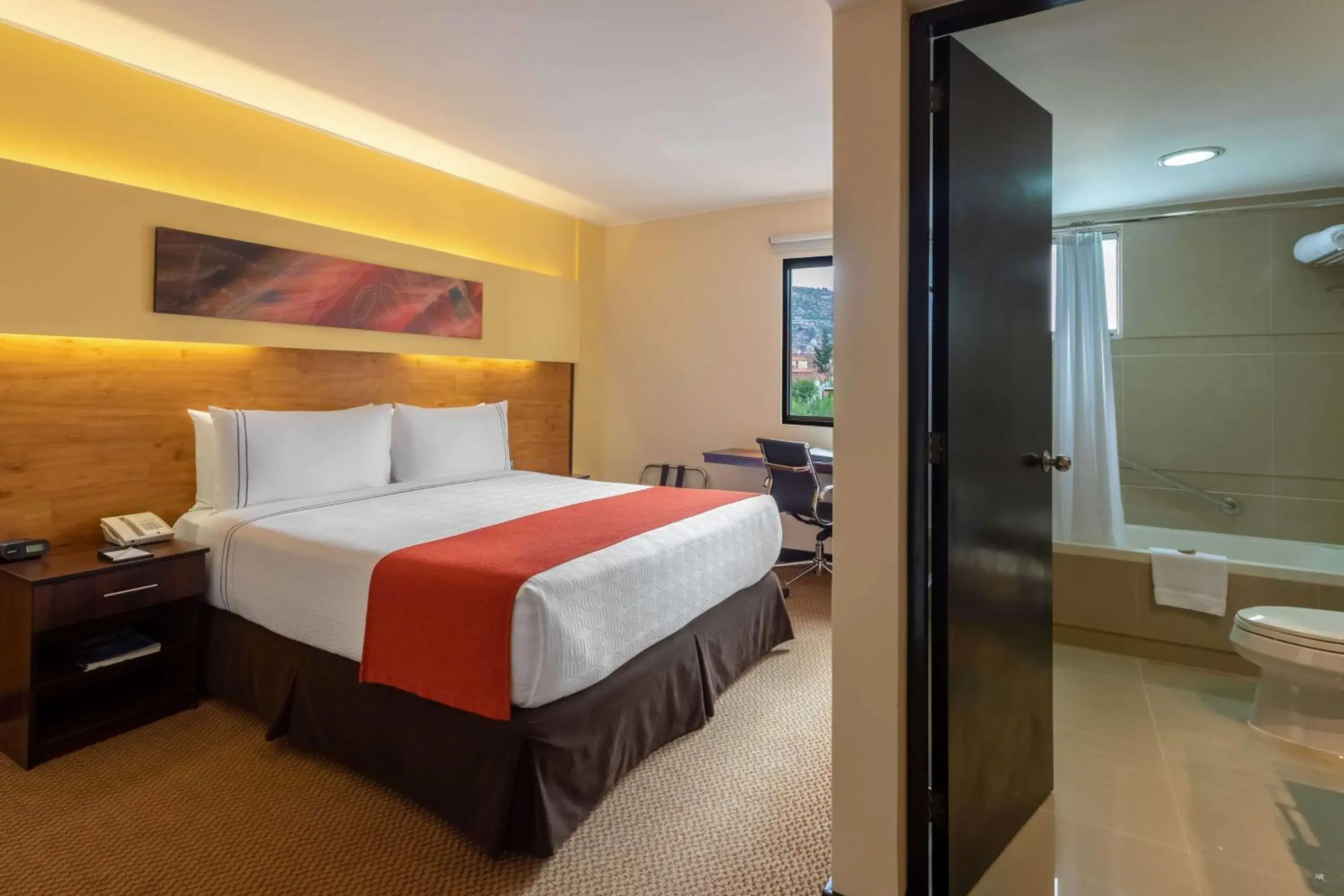 Standard Double Room with one Queen Bed in Sonesta Hotel Cusco Standard Double Room with one Queen Bed in Sonesta Hotel Cusco