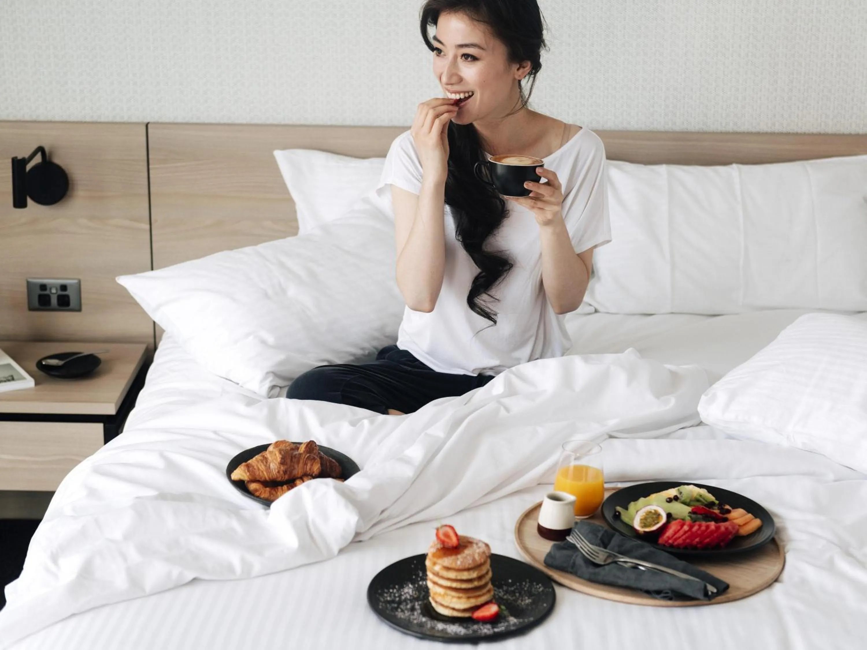 Bedroom, Bed in Novotel Melbourne South Wharf