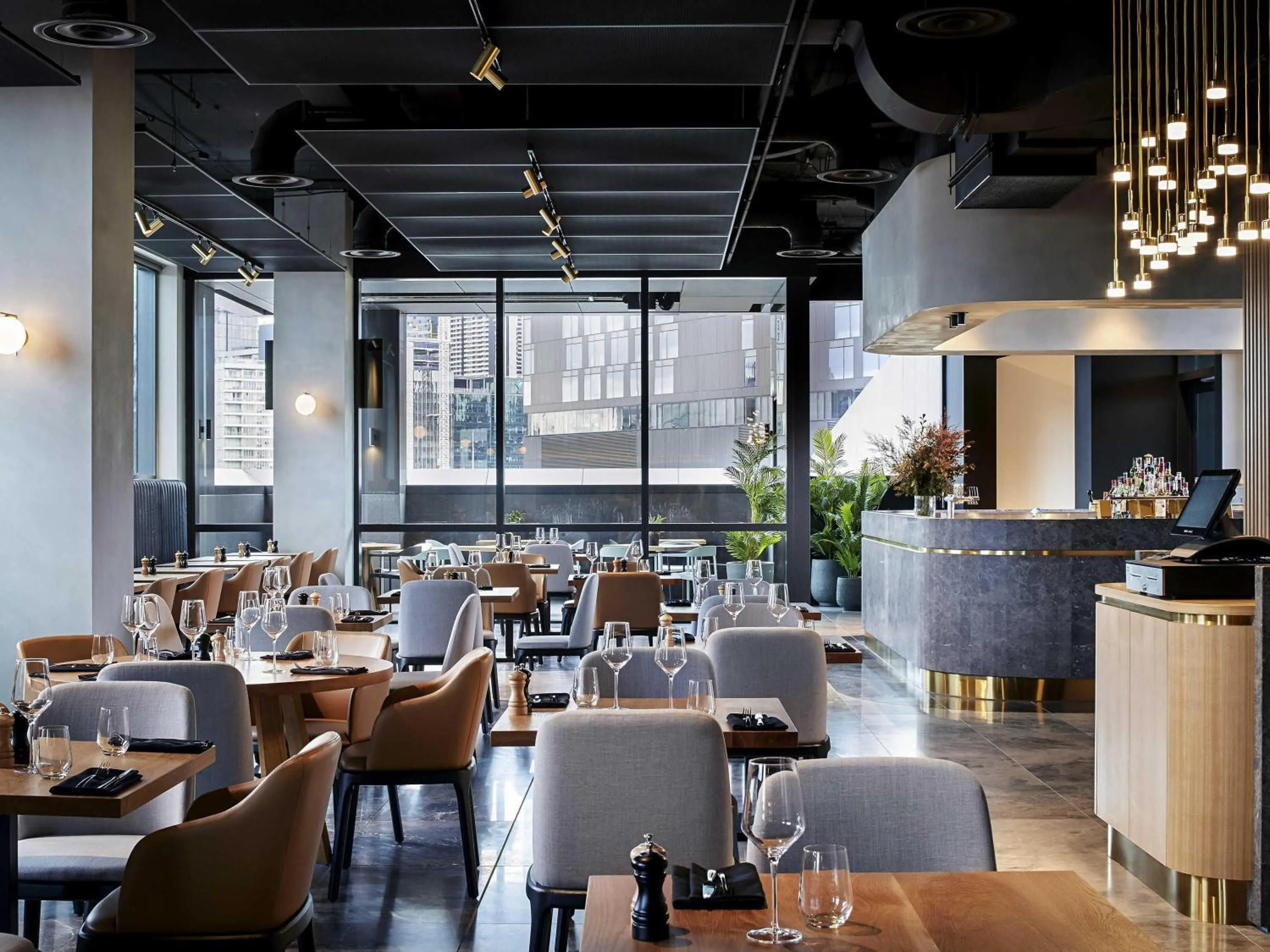 Restaurant/places to eat in Novotel Melbourne South Wharf