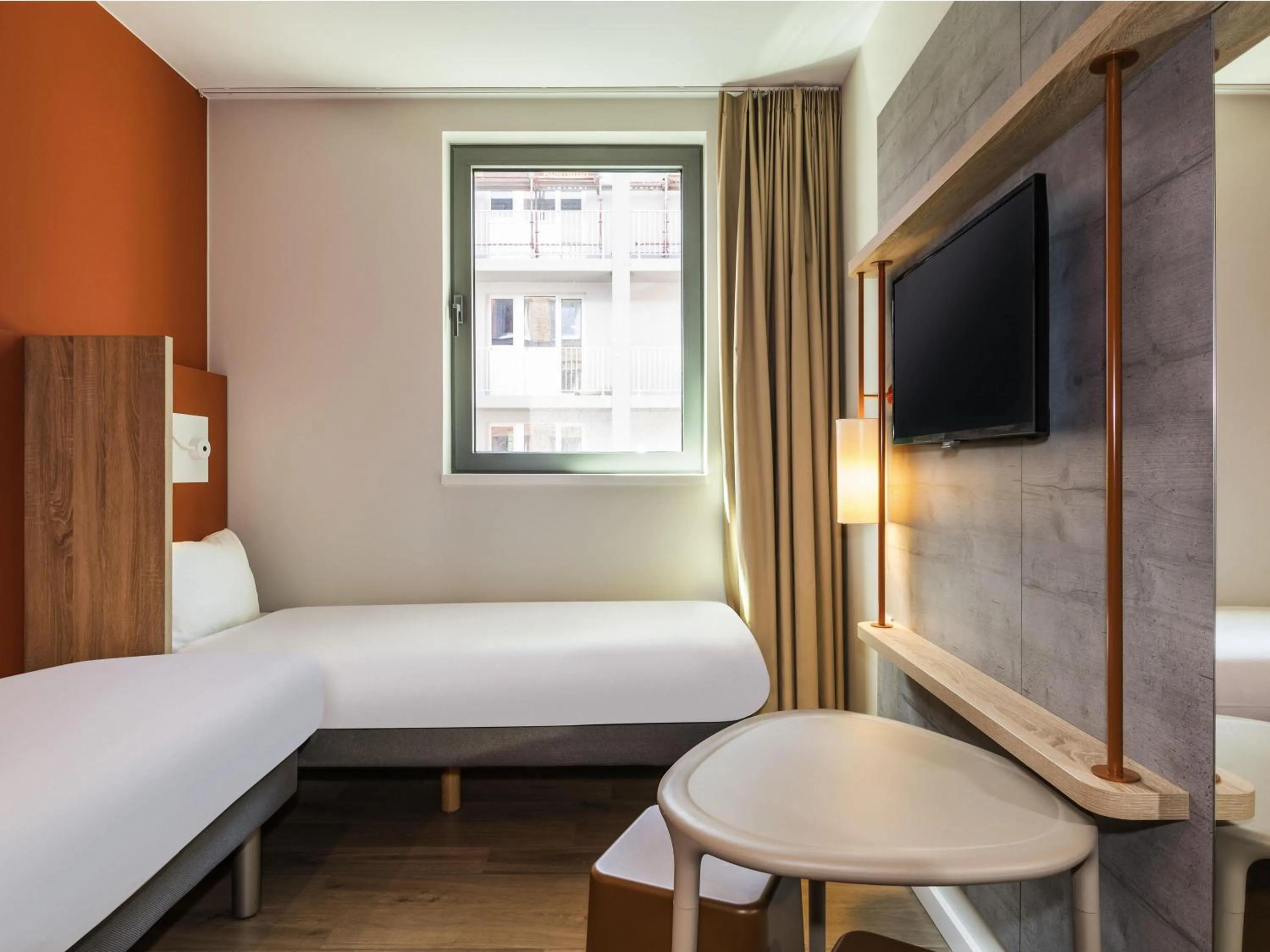 Bedroom, Bed in ibis budget Gent Centrum Dampoort