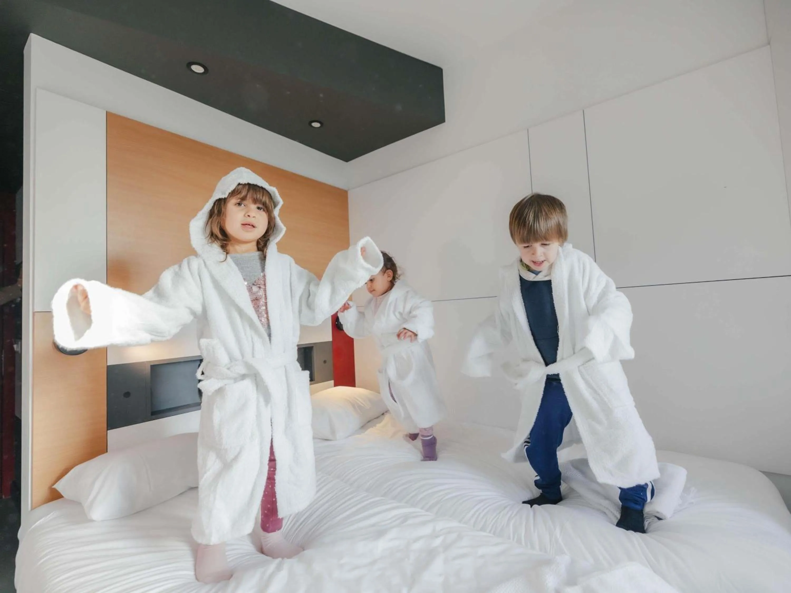 Bedroom, Bed in ibis budget Brugge Jabbeke