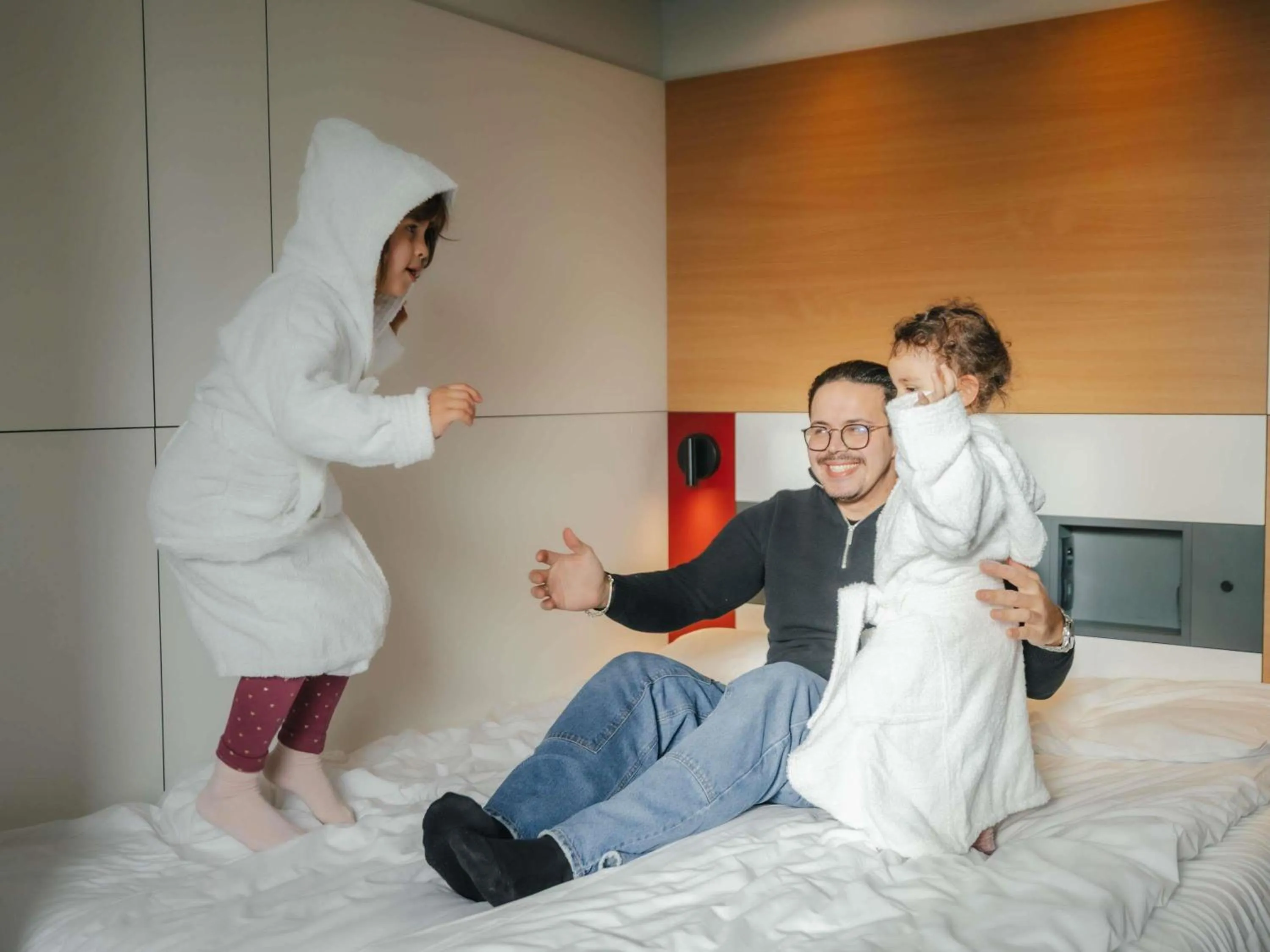 Bedroom, Bed in ibis budget Brugge Jabbeke