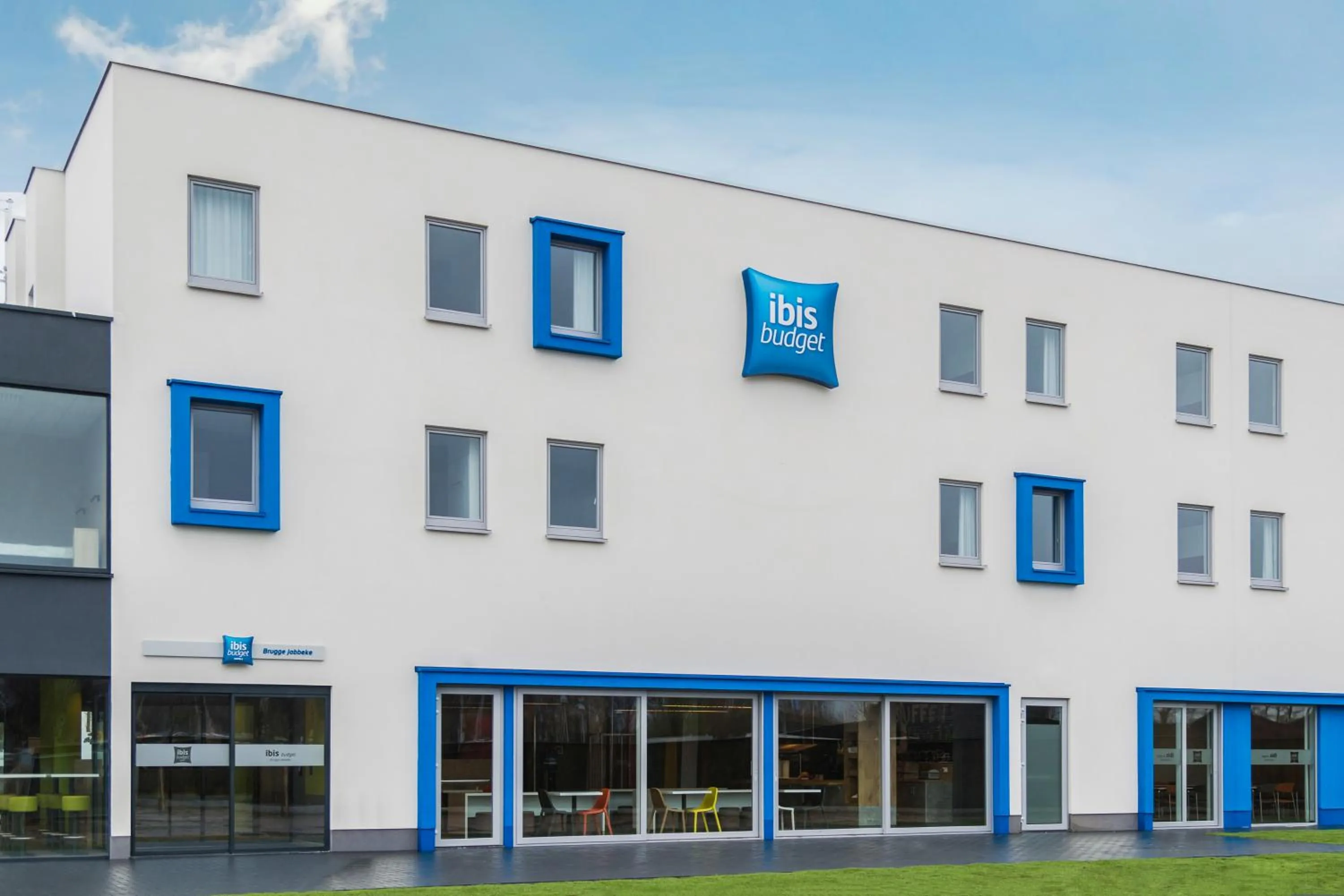 Facade/entrance in ibis budget Brugge Jabbeke