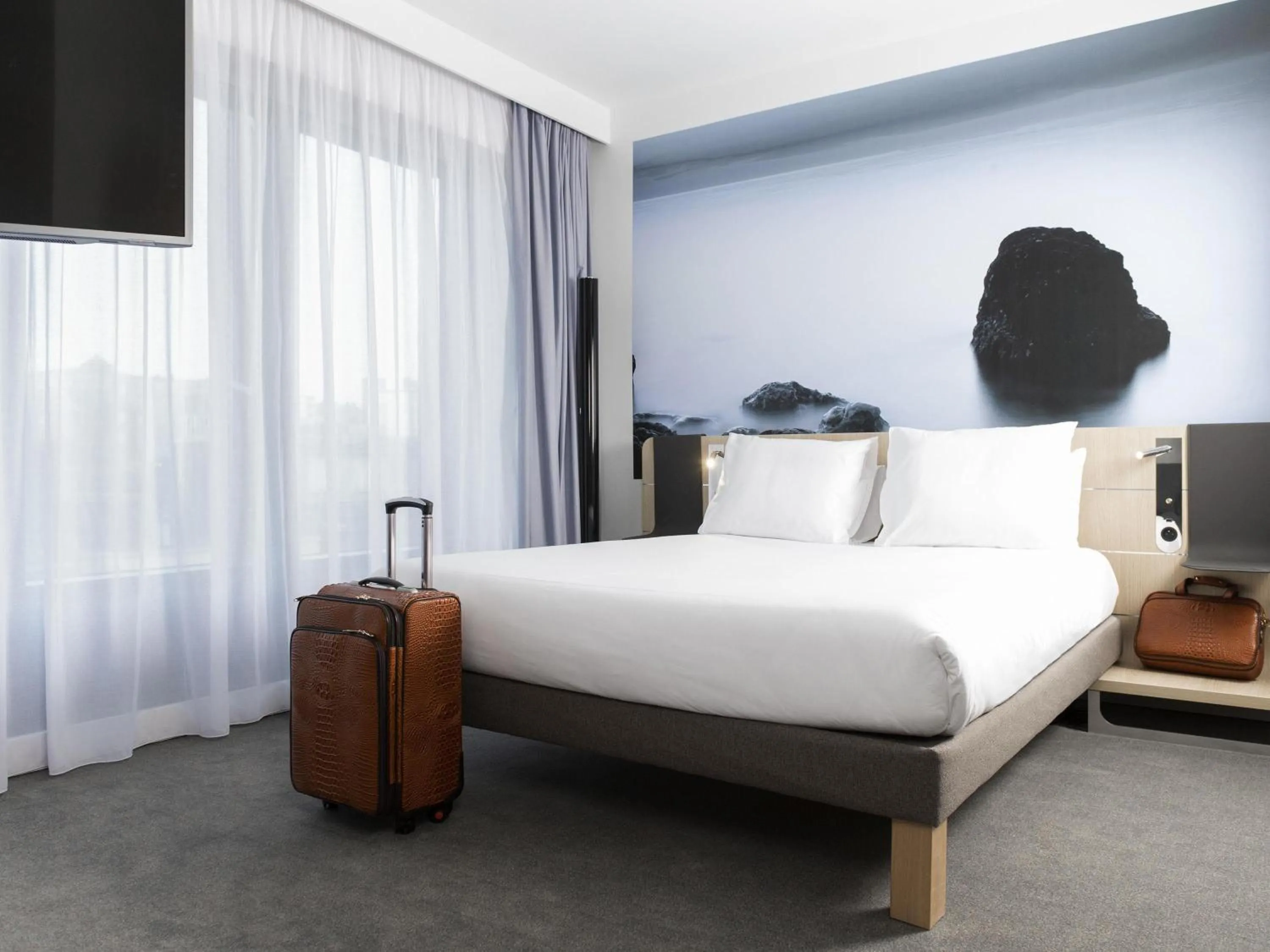 Bedroom, Bed in Novotel Charleroi Centre