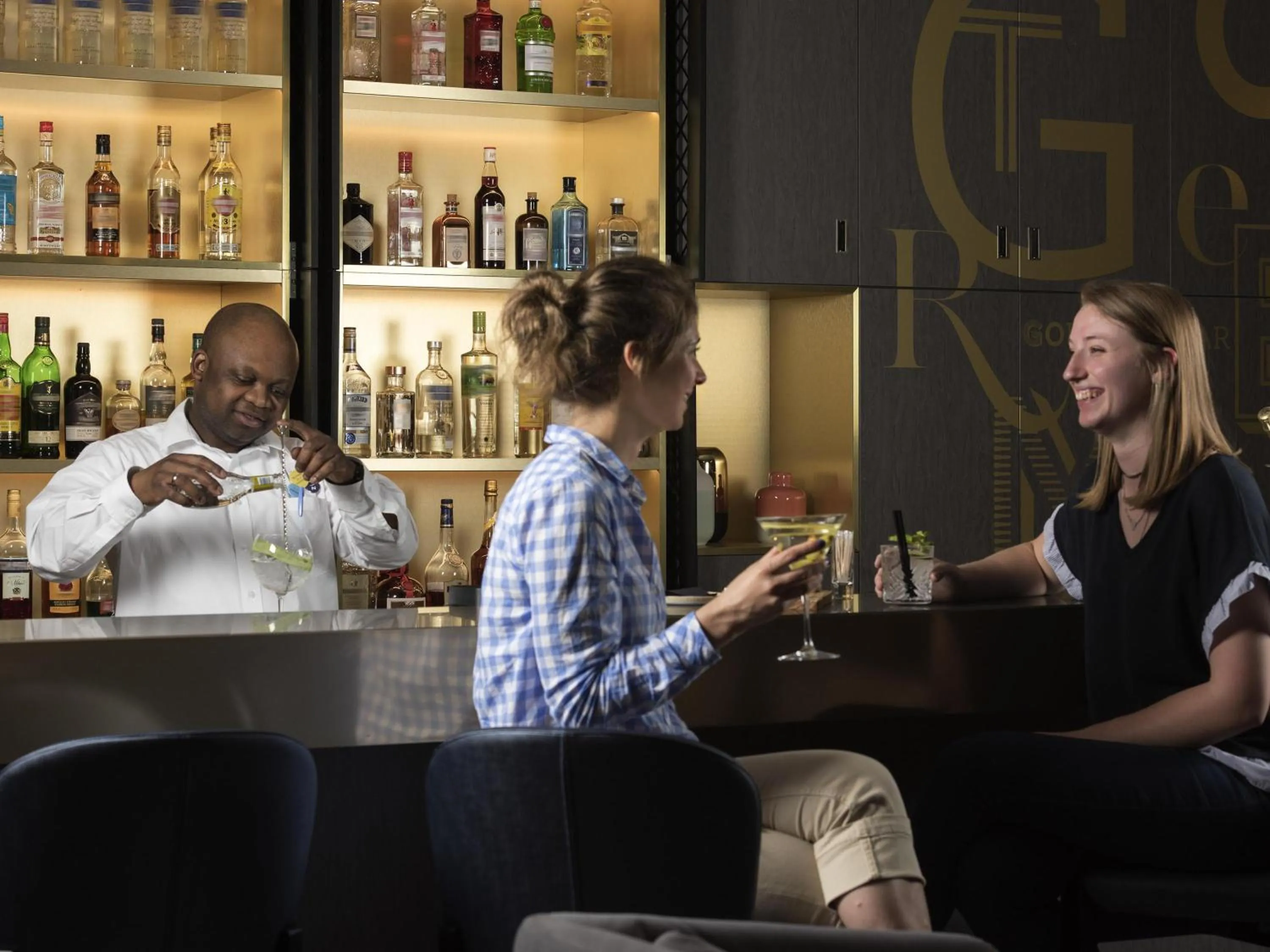 Lounge or bar in Novotel Charleroi Centre