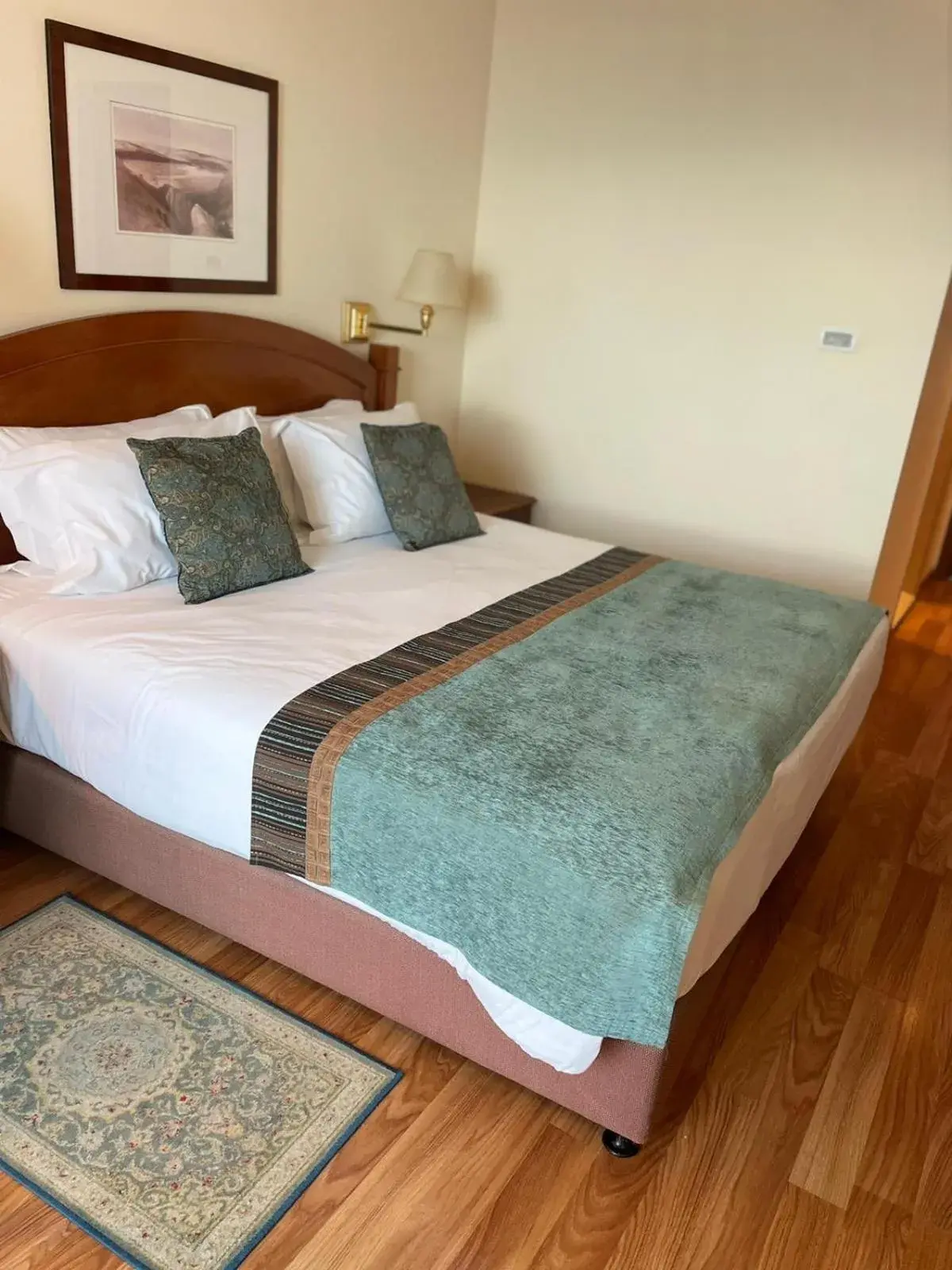 Deluxe Room in Crowne Plaza Haifa by IHG Deluxe Room in Crowne Plaza Haifa by IHG