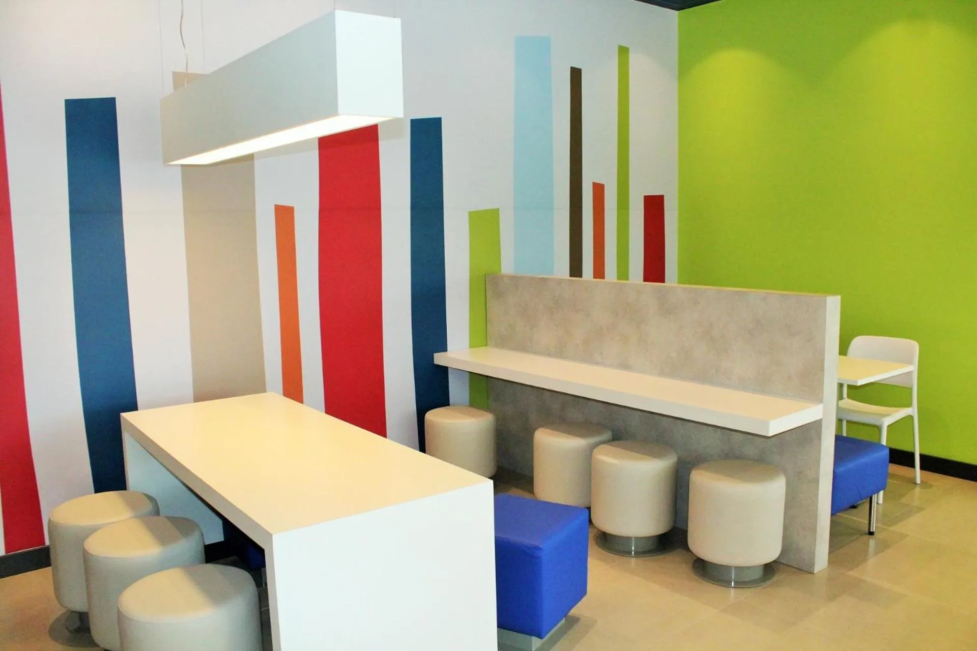 Lounge or bar in ibis budget Sorocaba